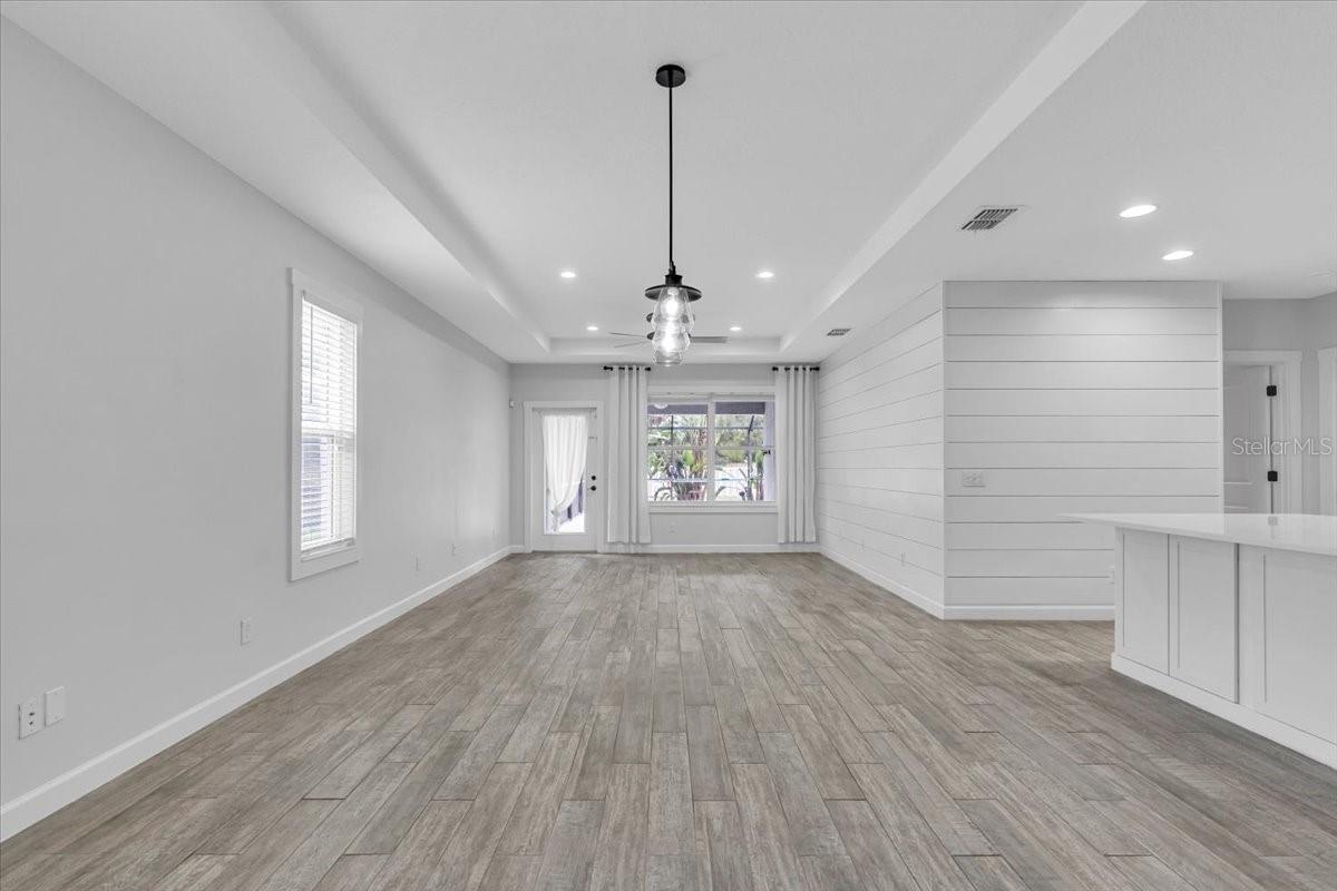 Image 24 of 50 For 11790 Forest Park Circle