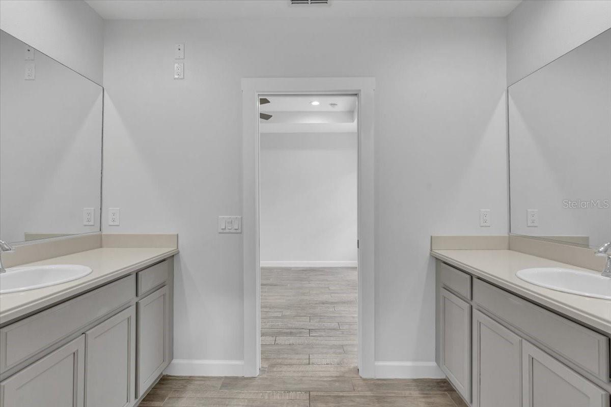 Image 34 of 50 For 11790 Forest Park Circle