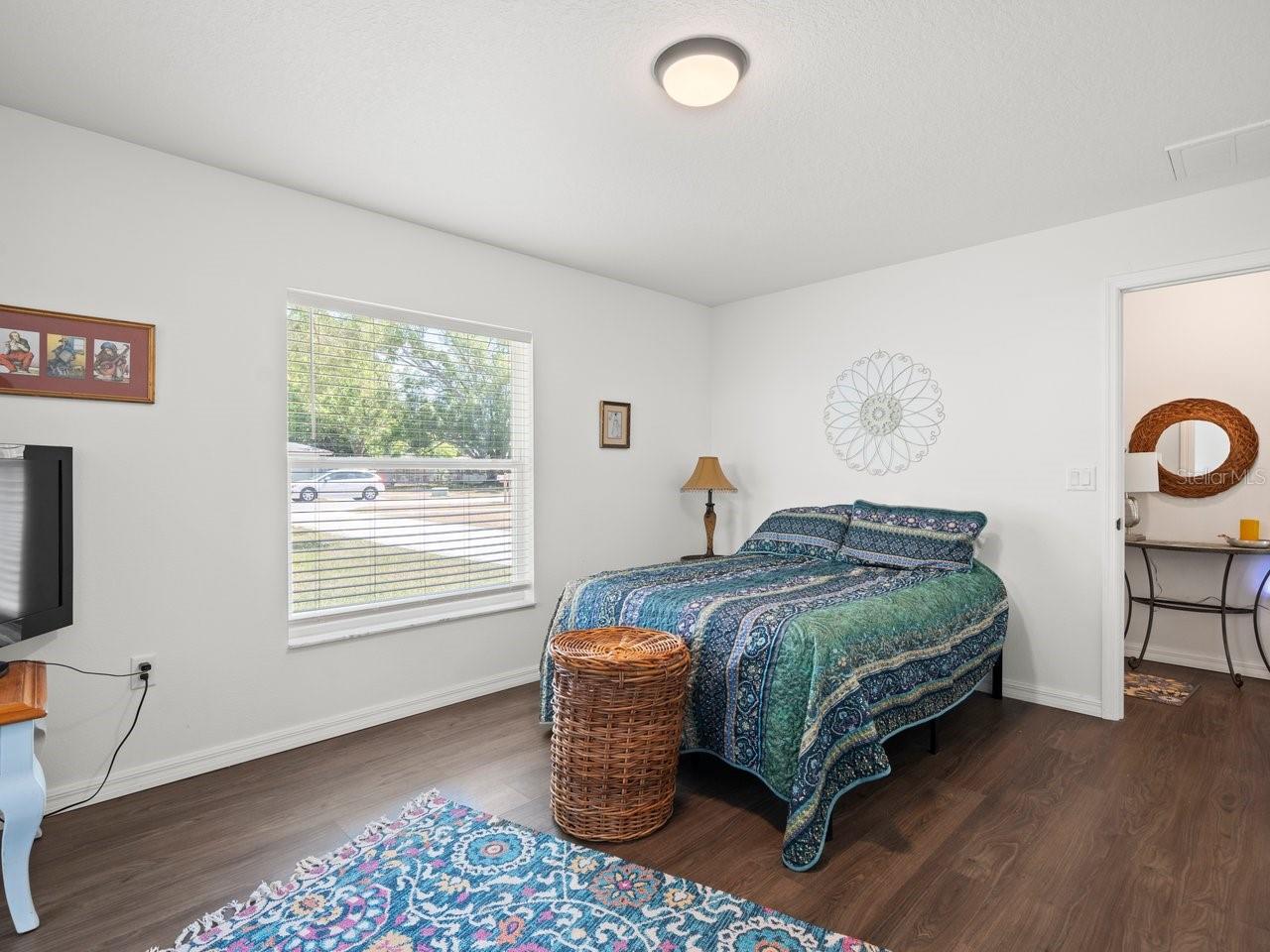 Image 11 of 23 For 5001 Kirkland Avenue