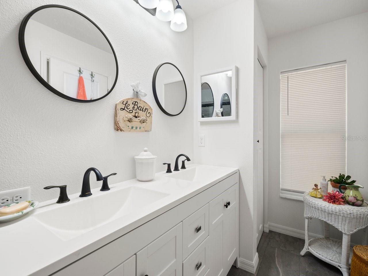 Image 8 of 23 For 5001 Kirkland Avenue