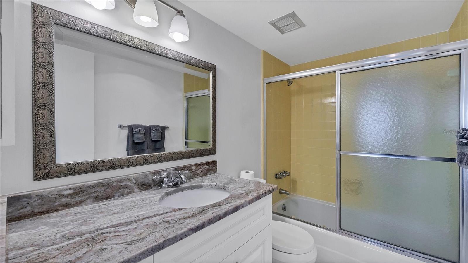 Image 22 of 37 For 8625 Midnight Pass Road 506b