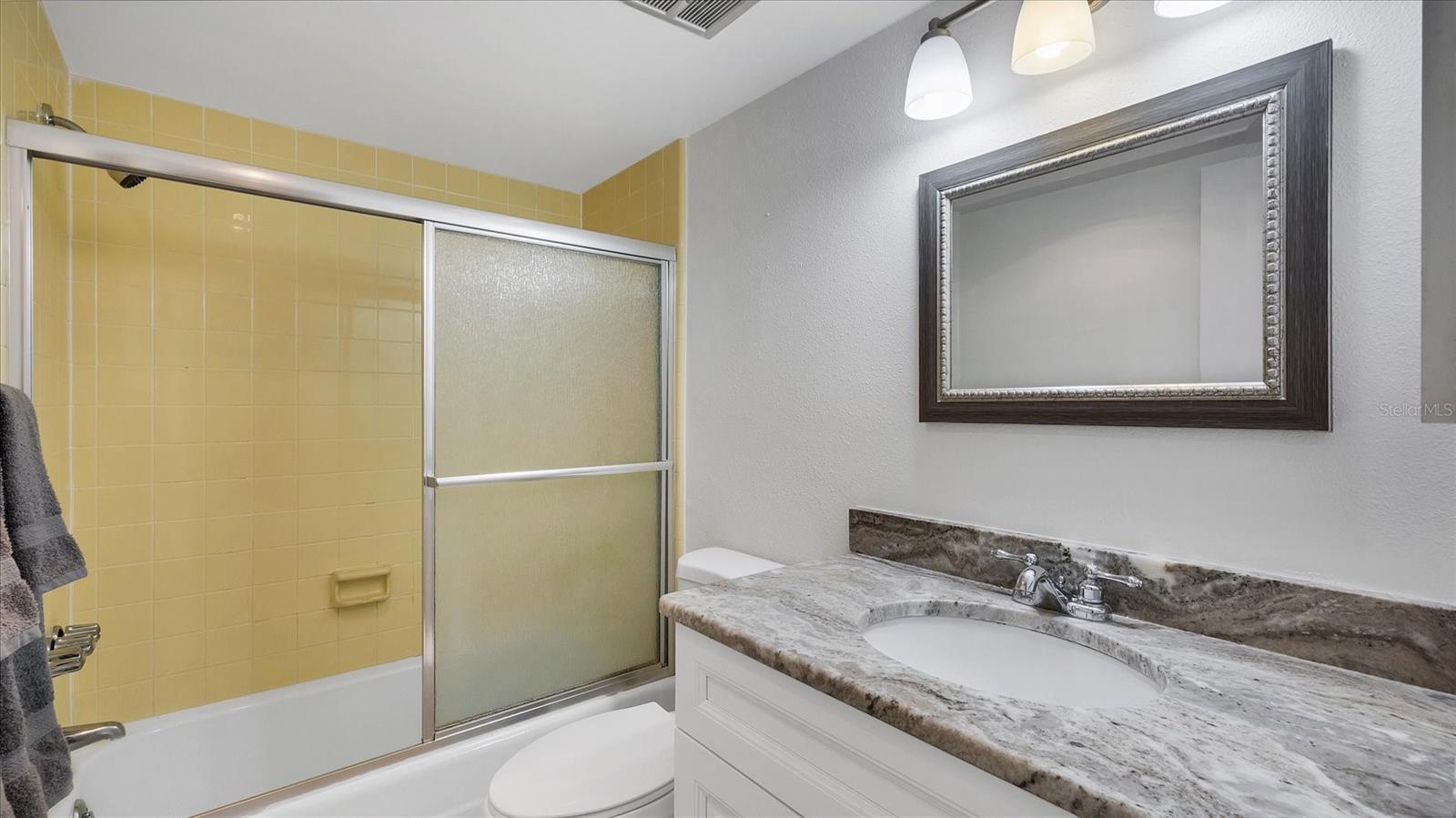 Image 25 of 37 For 8625 Midnight Pass Road 506b