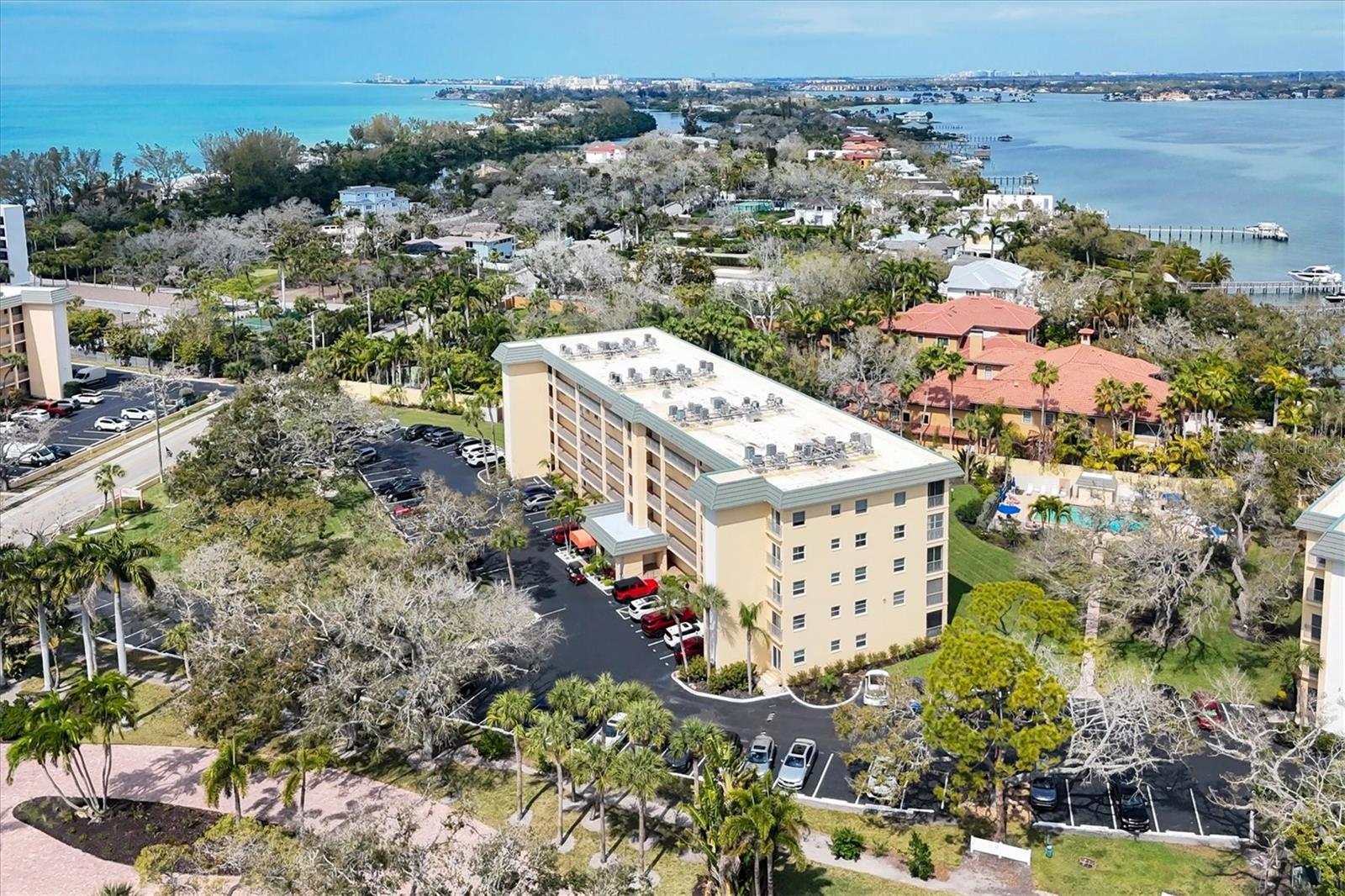 Image 4 of 37 For 8625 Midnight Pass Road 506b