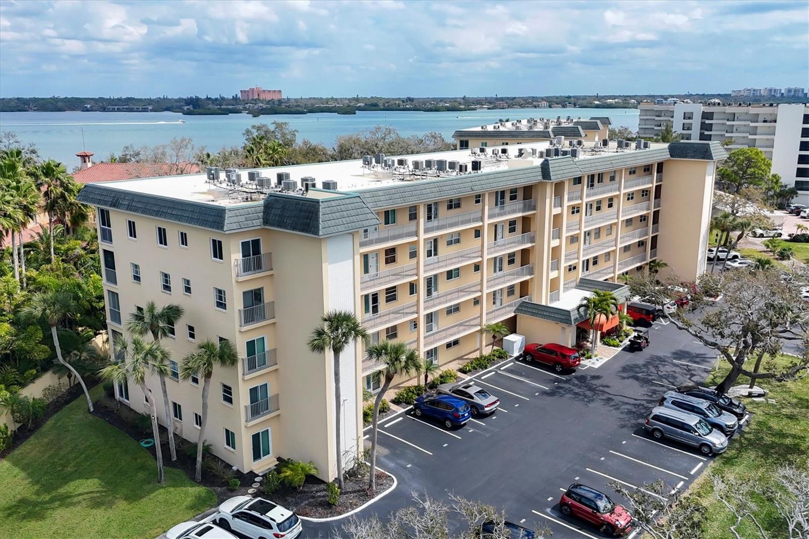 Image 6 of 37 For 8625 Midnight Pass Road 506b