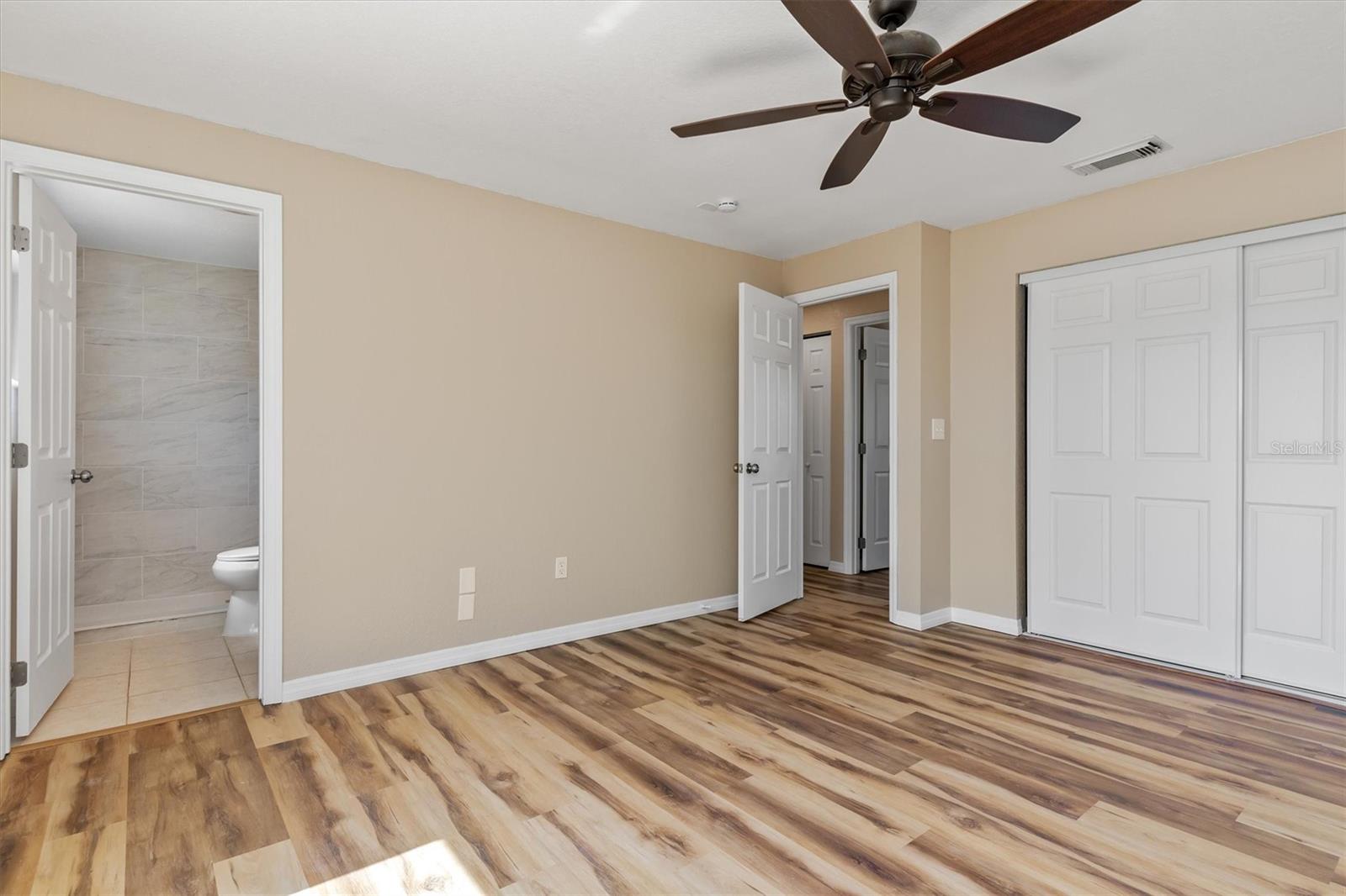 Image 13 of 27 For 18019 Avonsdale Circle