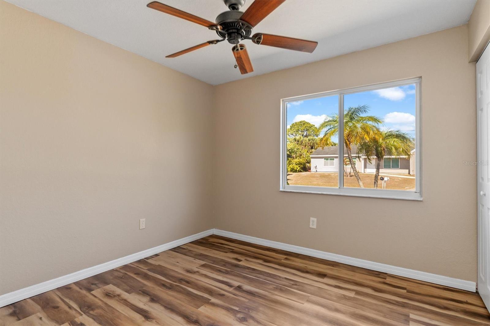 Image 15 of 27 For 18019 Avonsdale Circle