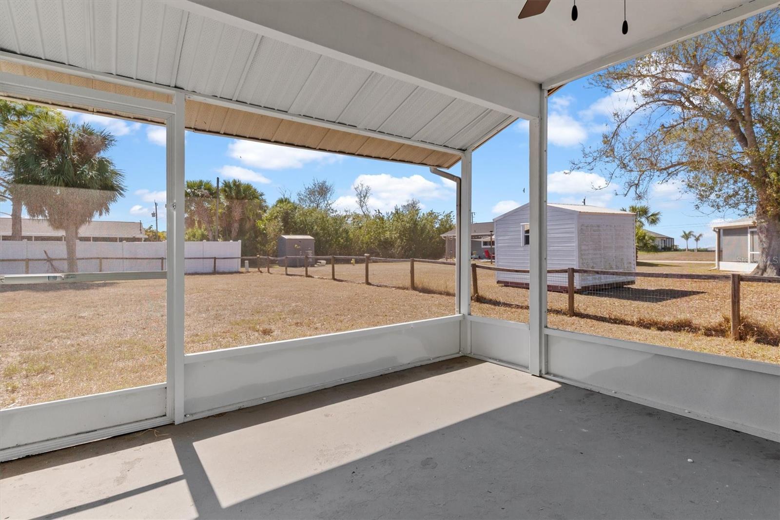 Image 19 of 27 For 18019 Avonsdale Circle