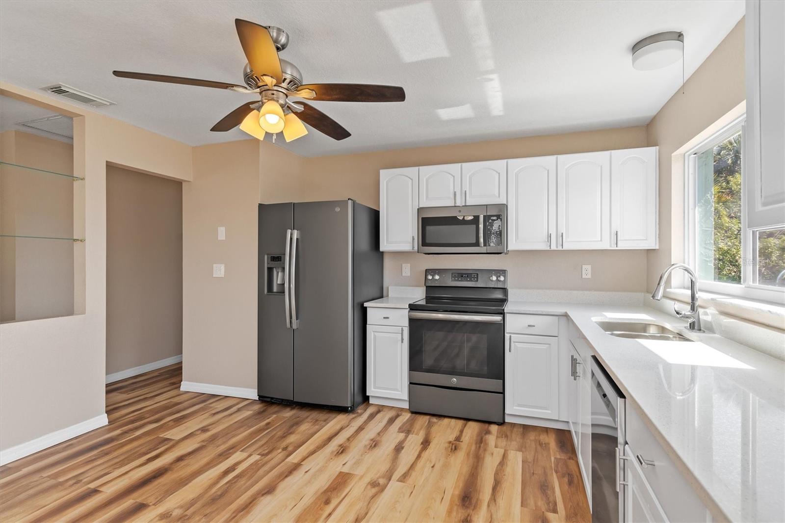 Image 9 of 27 For 18019 Avonsdale Circle