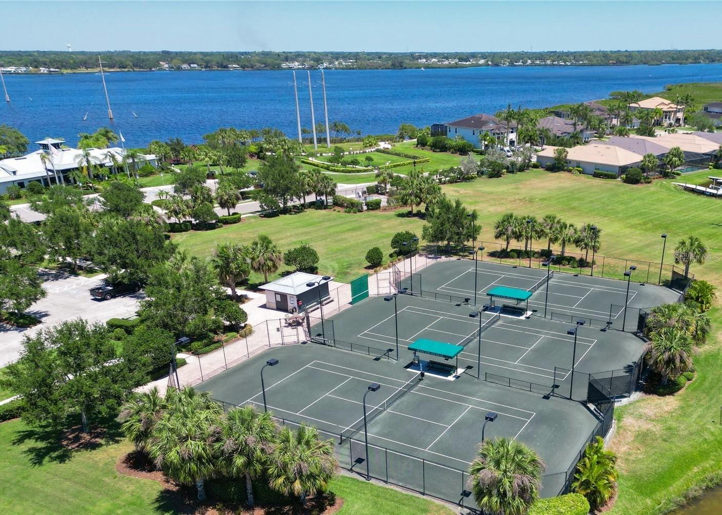 Image 3 of 86 For 904 Riverscape Street