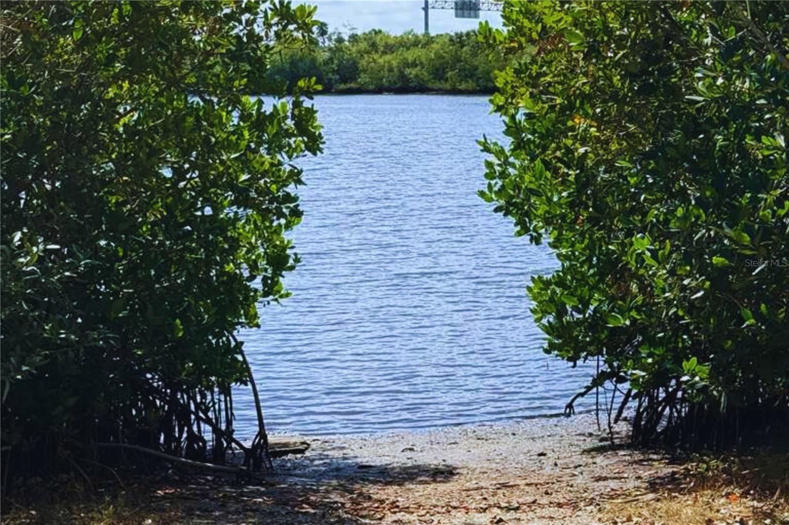 Image 40 of 86 For 904 Riverscape Street