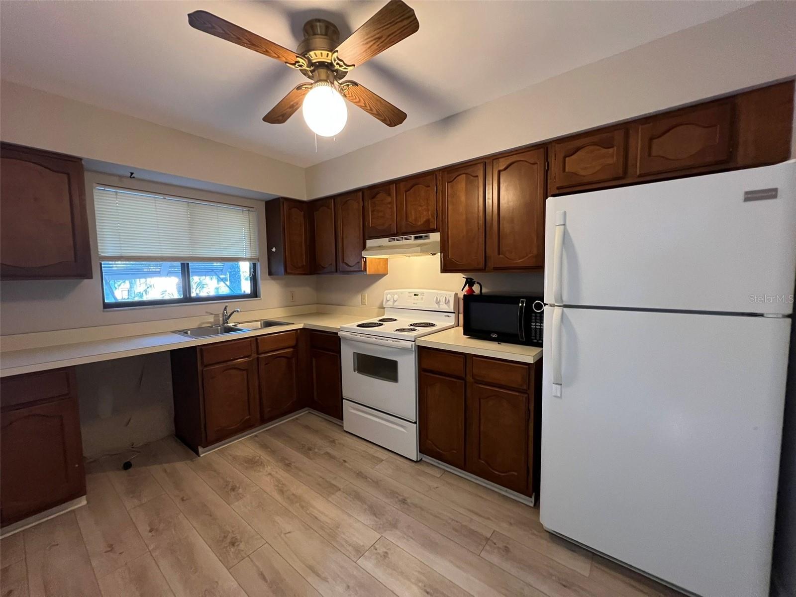 Image 2 of 23 For 5216 Willow Links  82