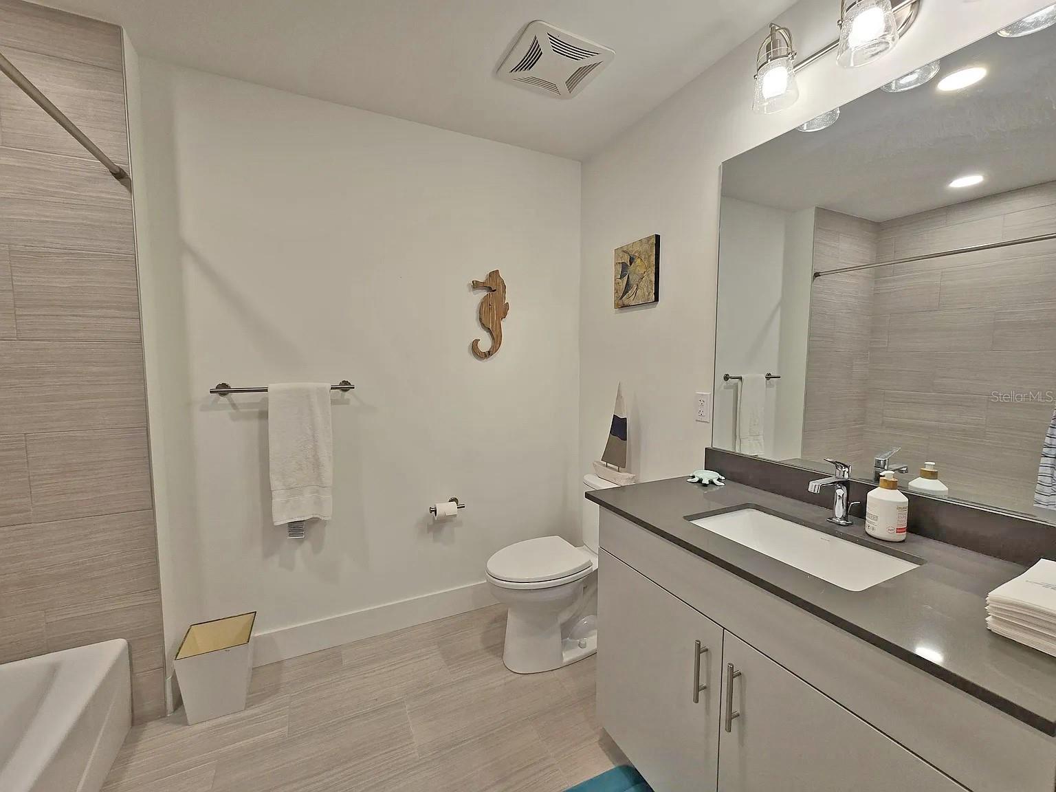 Image 19 of 32 For 1709 Tamiami Trail A519