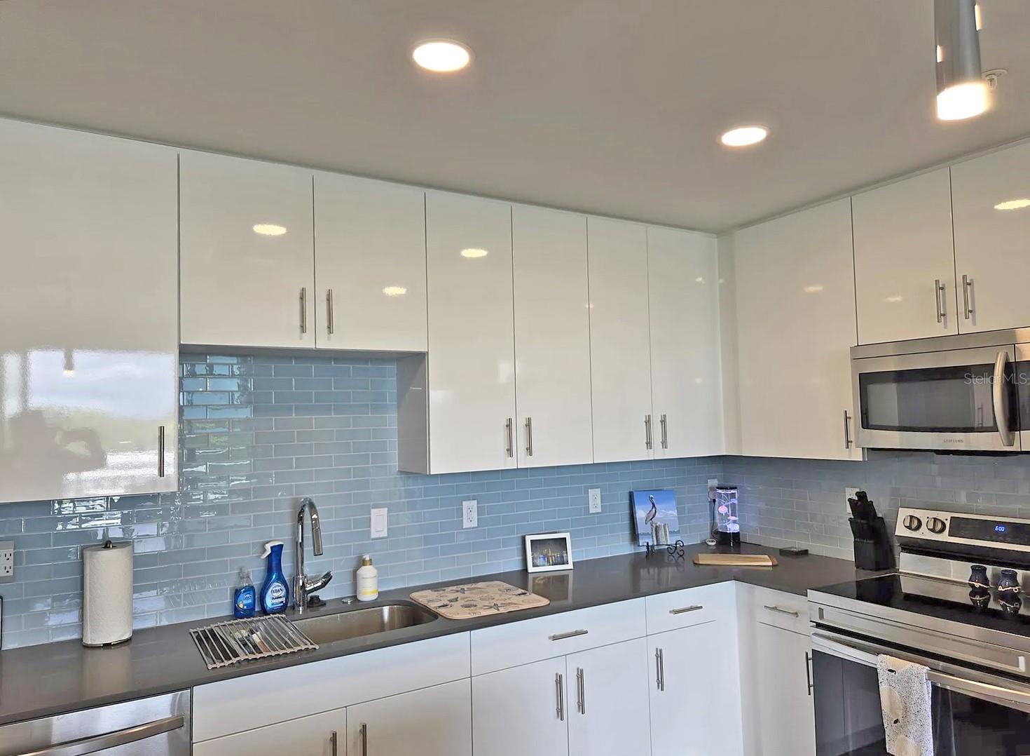 Image 3 of 32 For 1709 Tamiami Trail A519