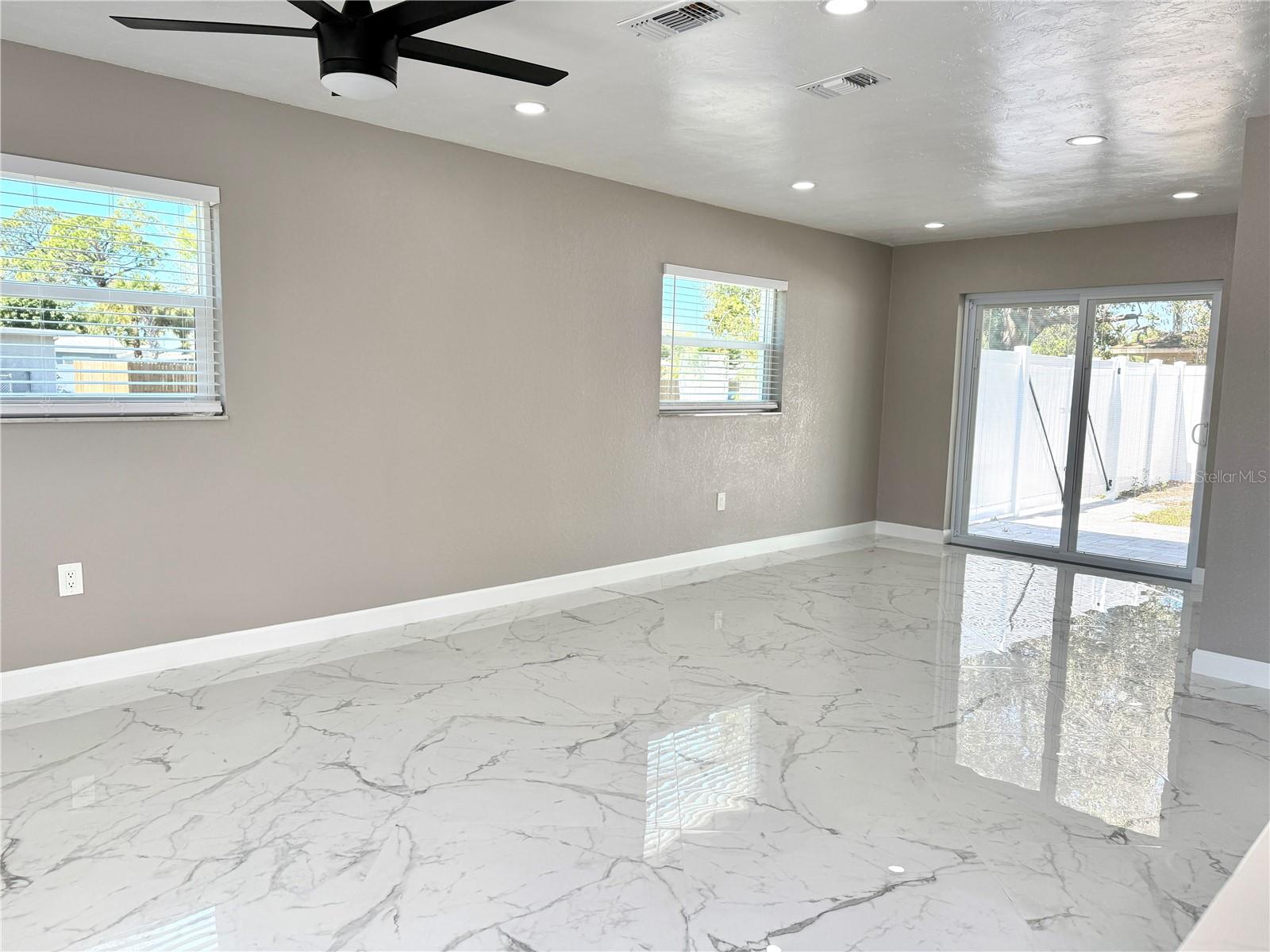 Image 2 of 16 For 715 65th Avenue Drive W