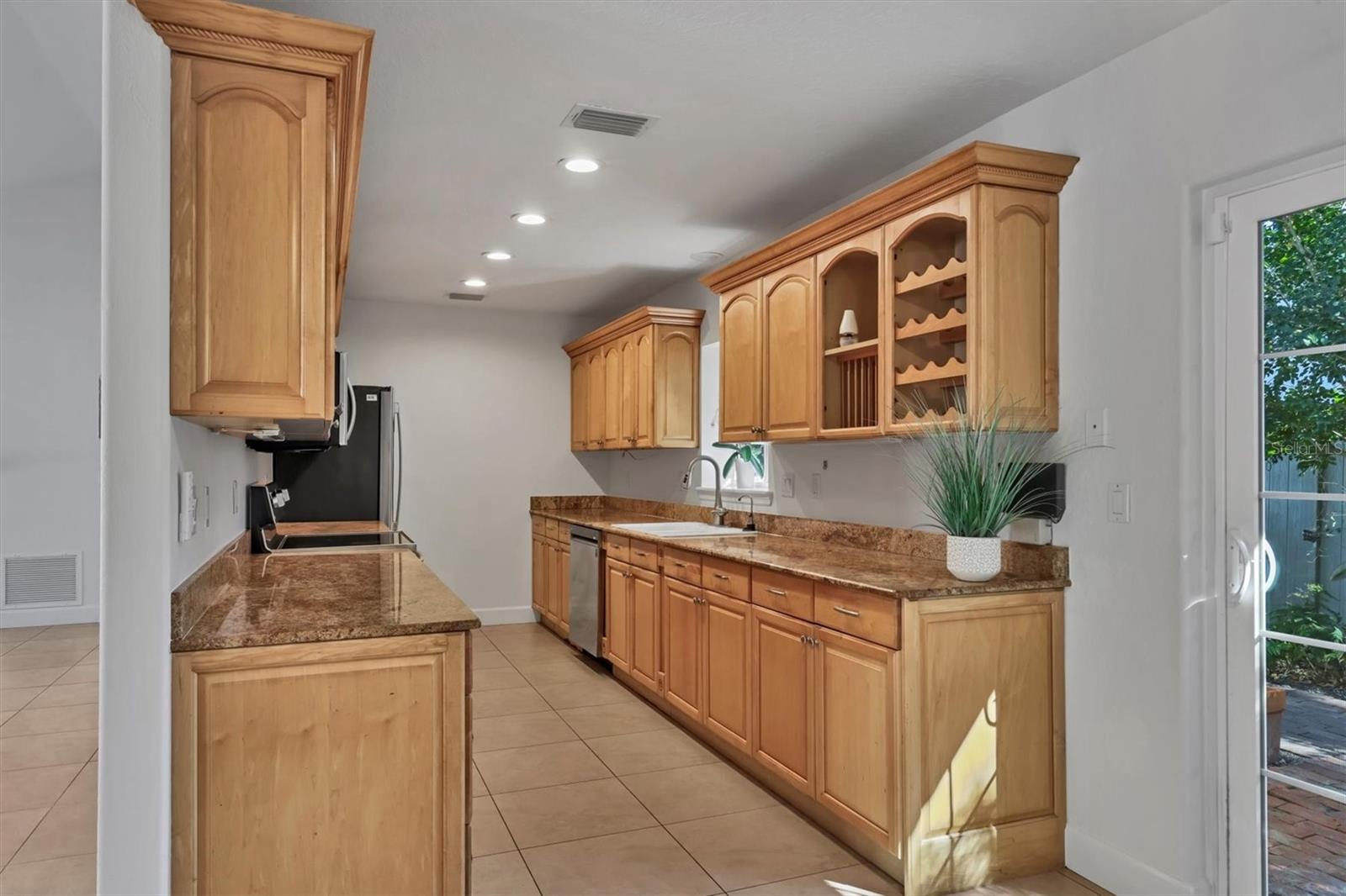 Image 18 of 44 For 1792 Floyd Street