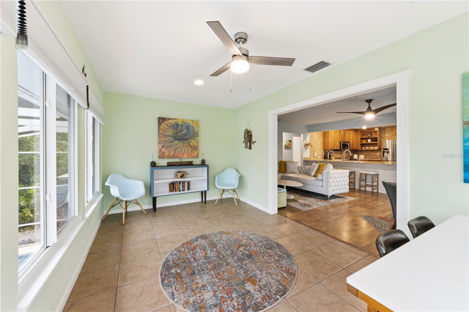 Image 16 of 36 For 417 Poinsettia Road