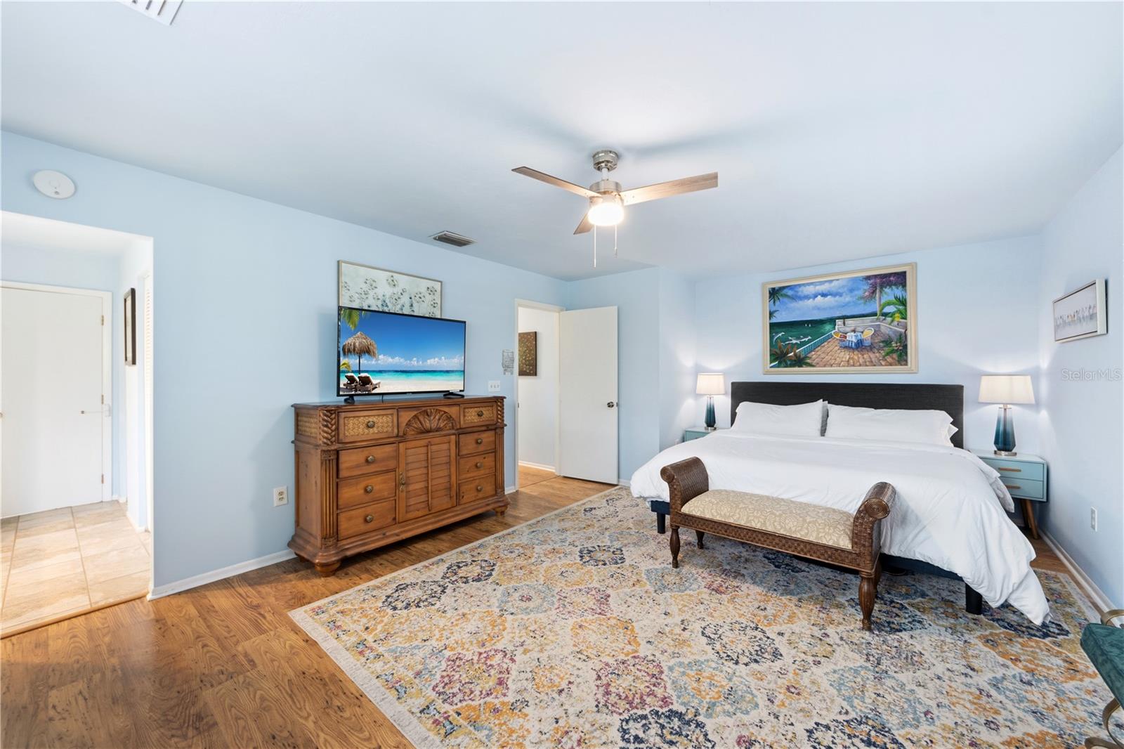 Image 18 of 36 For 417 Poinsettia Road