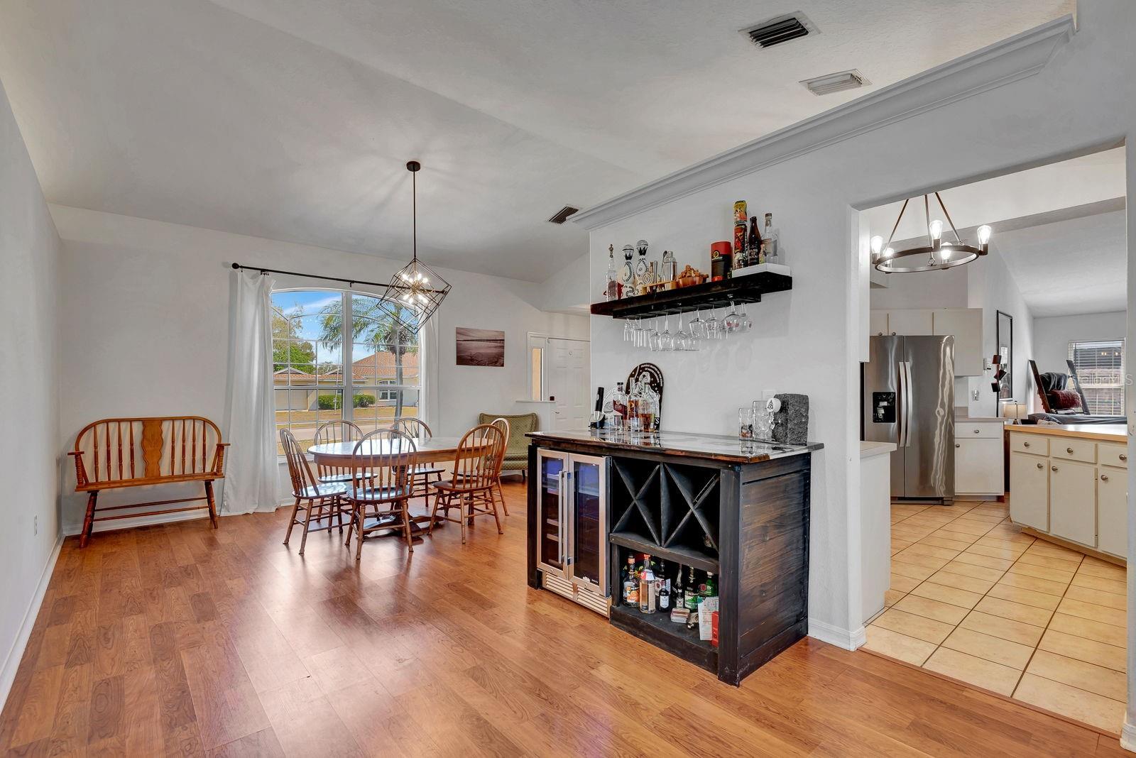 Image 10 of 41 For 810 Mcarthur Avenue