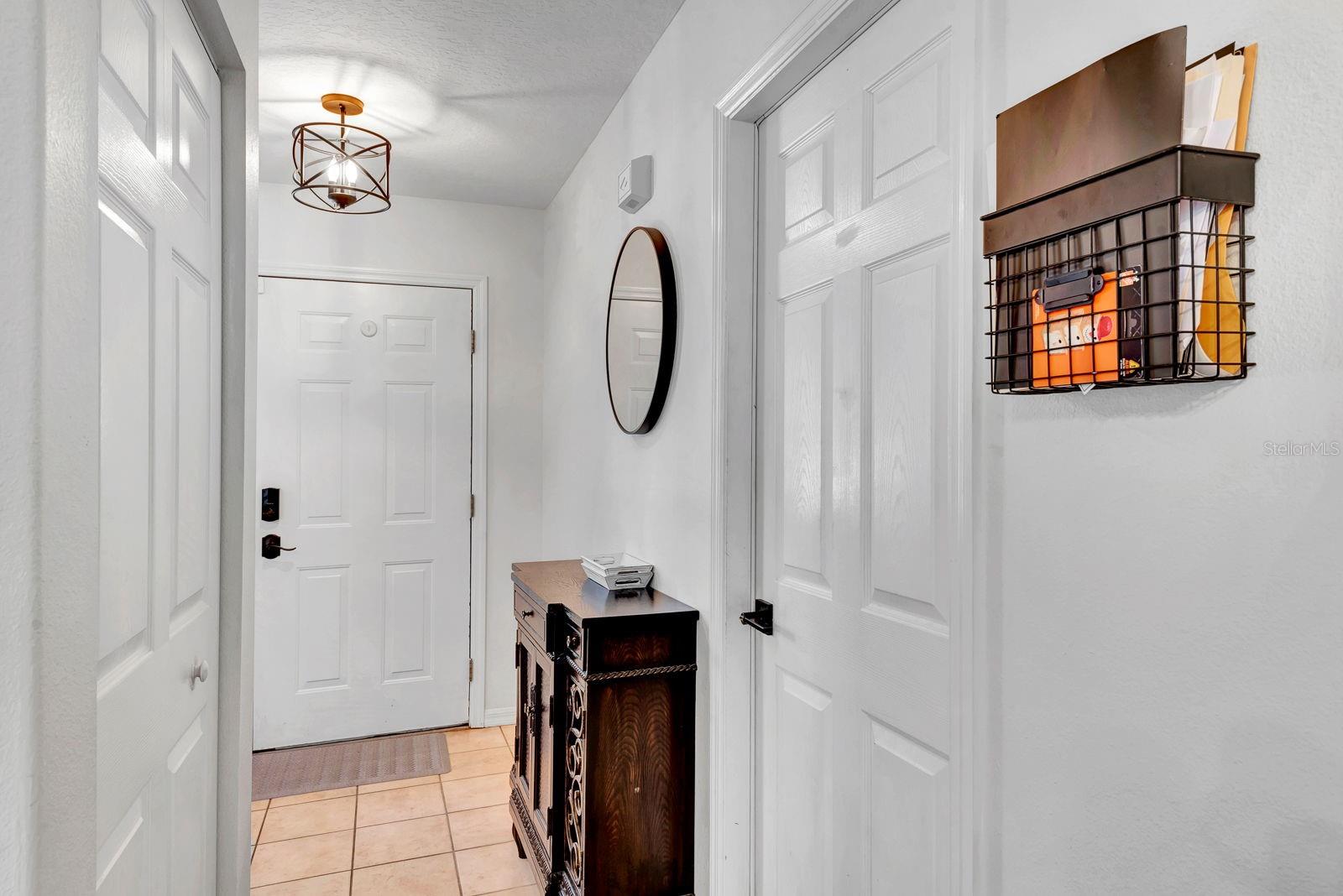 Image 18 of 41 For 810 Mcarthur Avenue