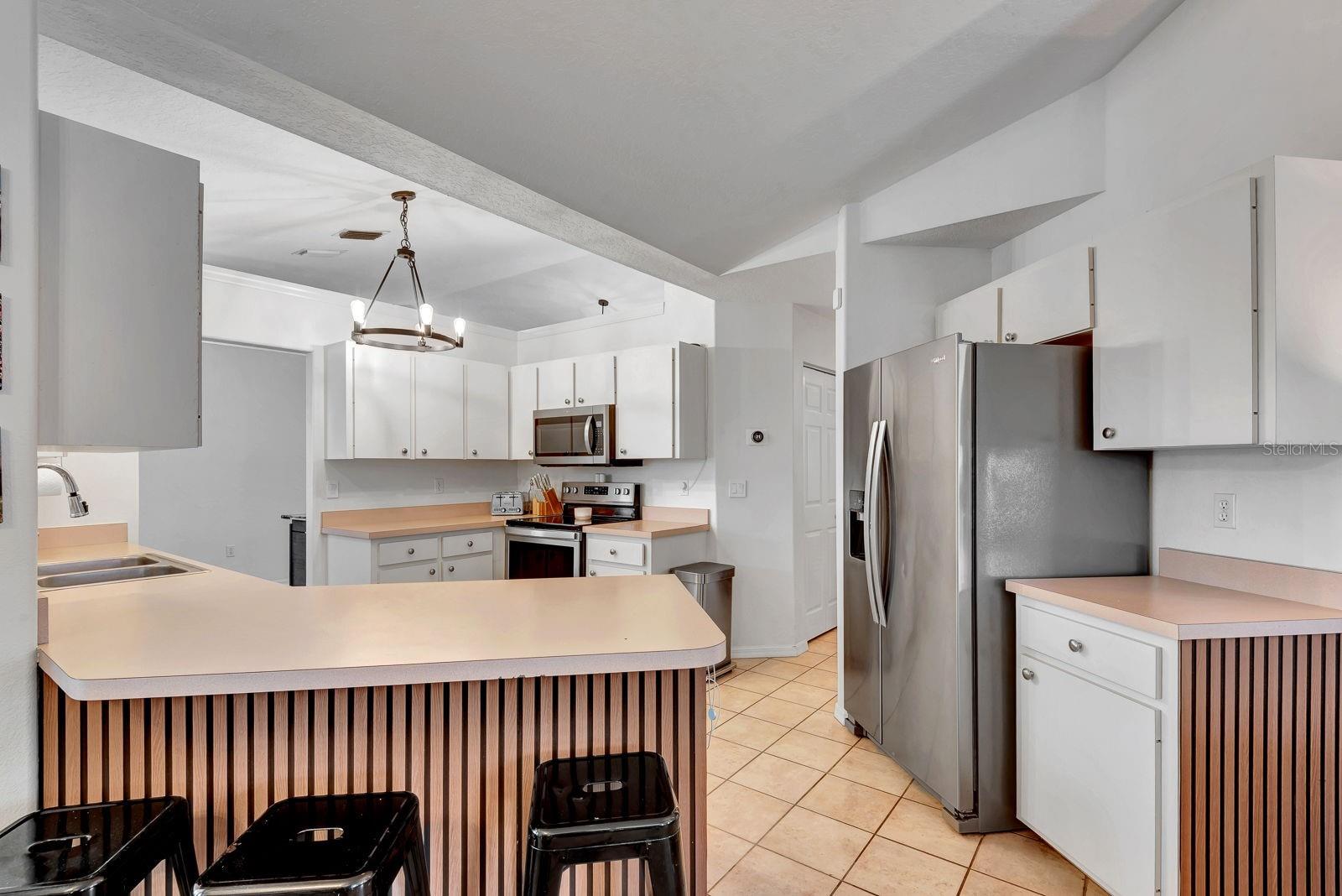 Image 22 of 41 For 810 Mcarthur Avenue