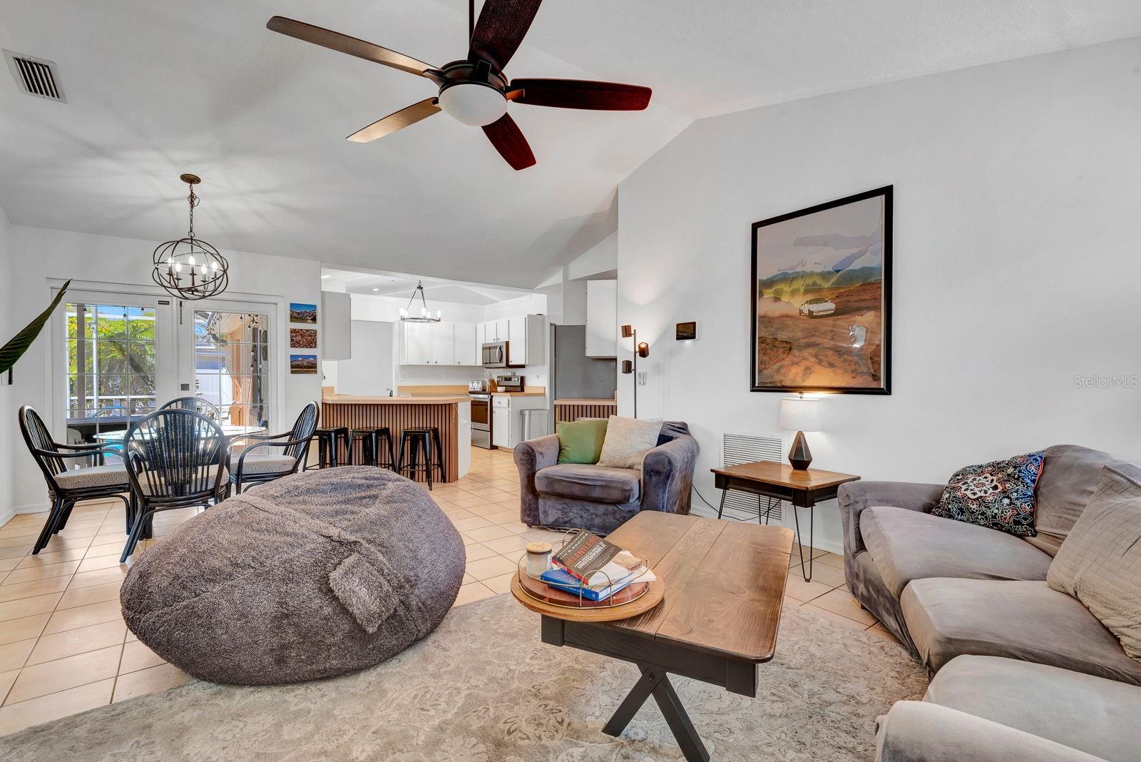 Image 27 of 41 For 810 Mcarthur Avenue