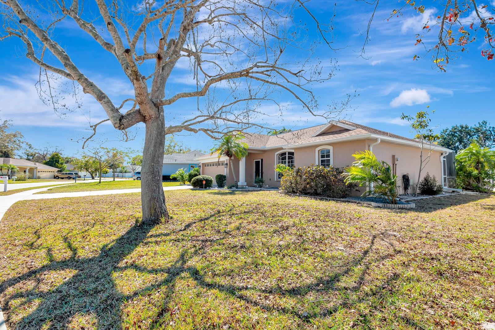 Image 3 of 41 For 810 Mcarthur Avenue