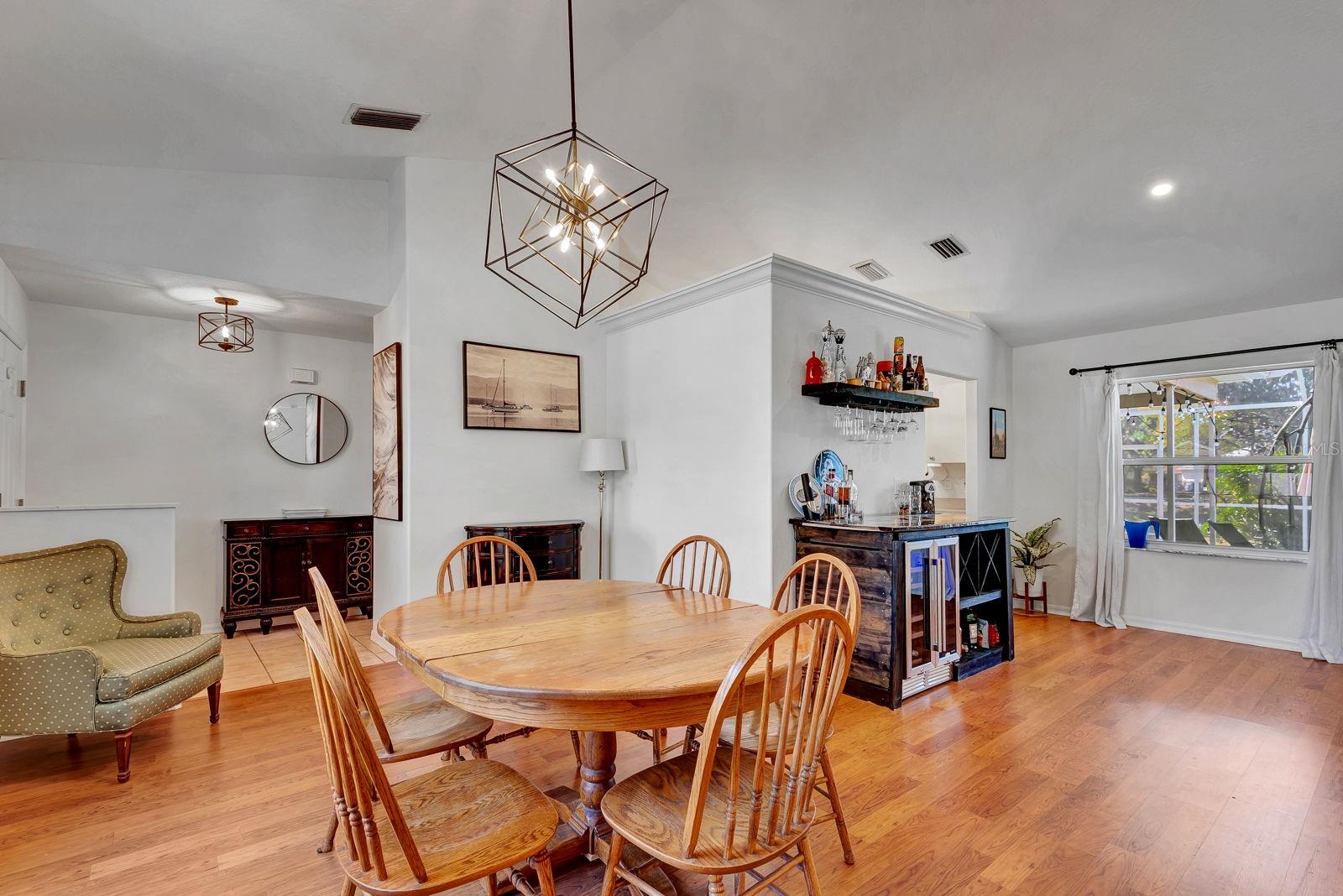 Image 9 of 41 For 810 Mcarthur Avenue