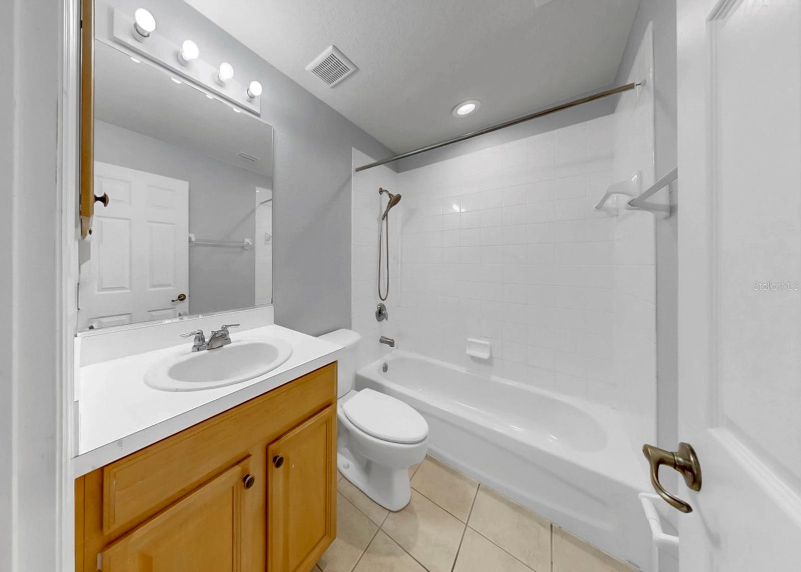 Image 22 of 40 For 208 Cape Harbour Loop 102