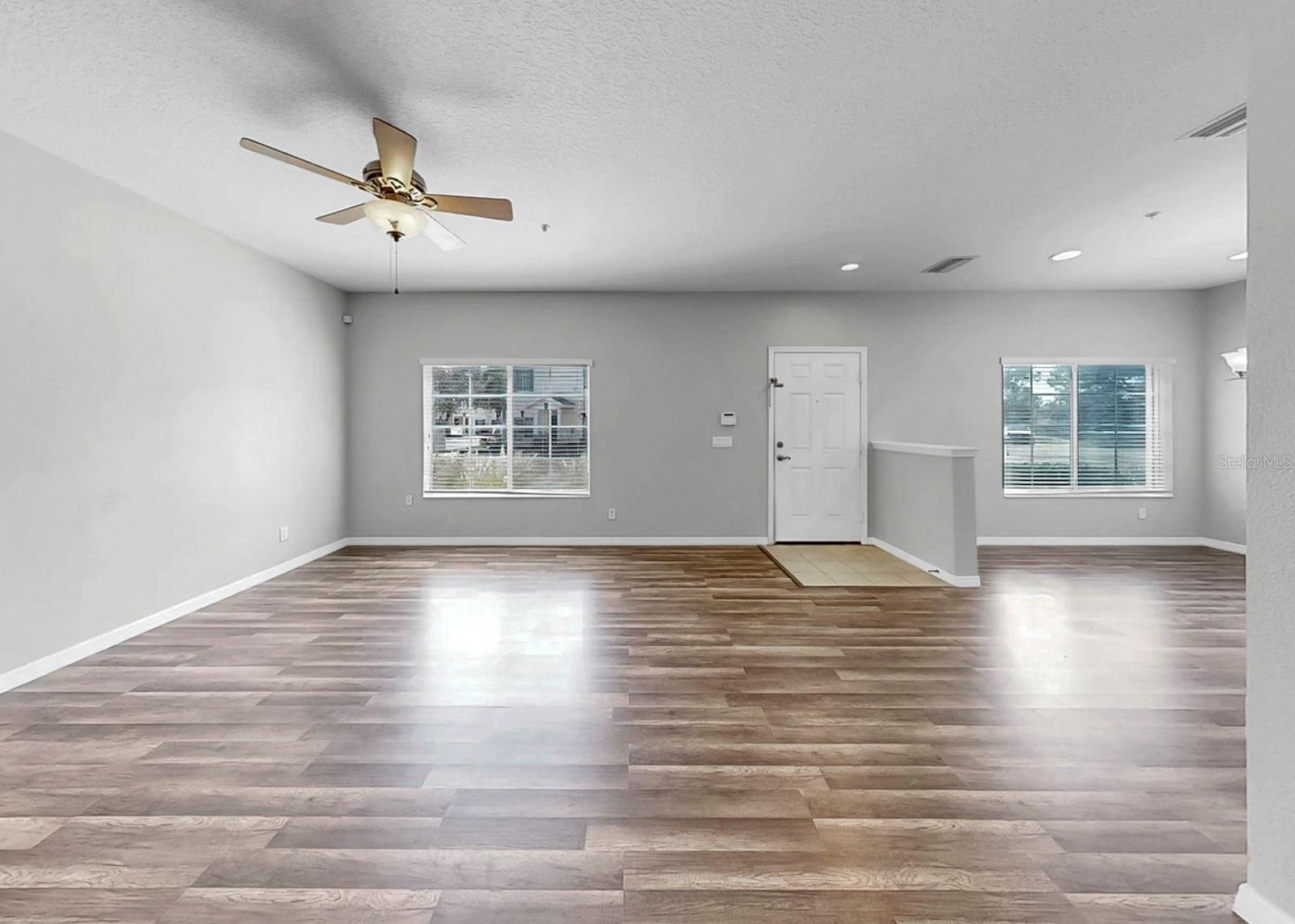 Image 33 of 40 For 208 Cape Harbour Loop 102