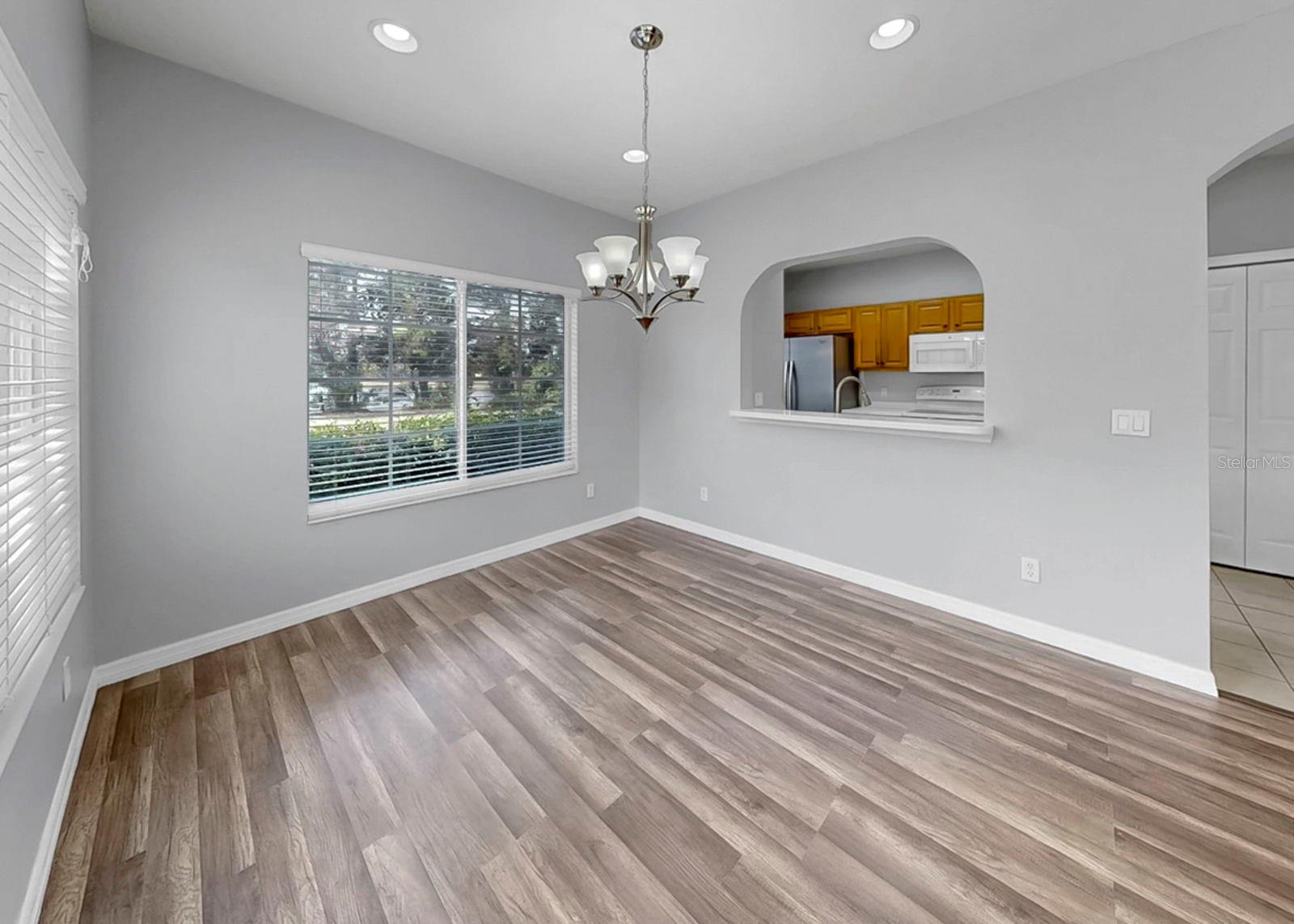 Image 7 of 40 For 208 Cape Harbour Loop 102