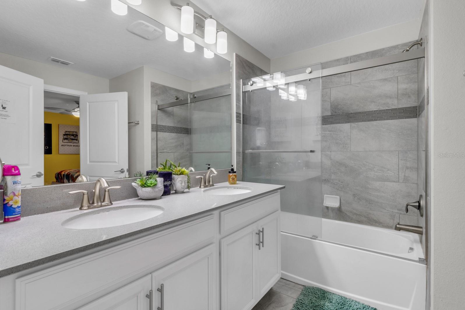 Image 13 of 29 For 4815 Love Storey Lane