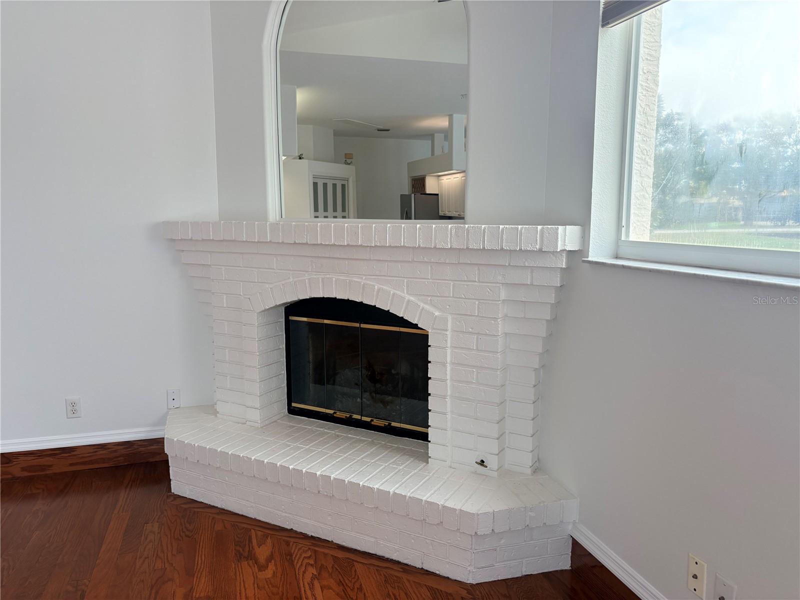 Listing photo id 12 for 7207 39th Lane E