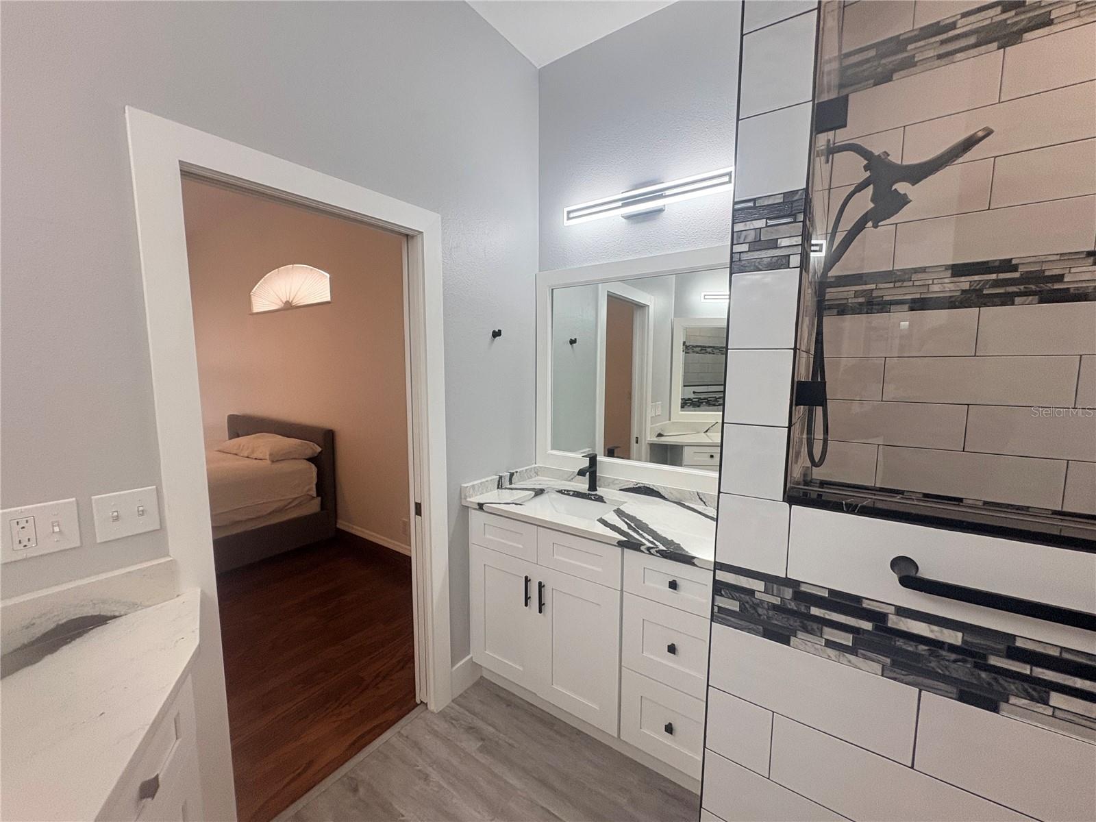 Listing photo id 14 for 7207 39th Lane E