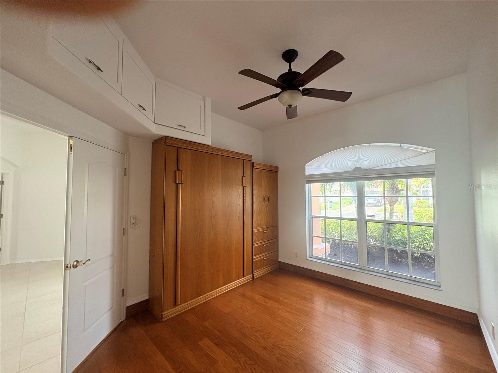 Listing photo id 19 for 7207 39th Lane E