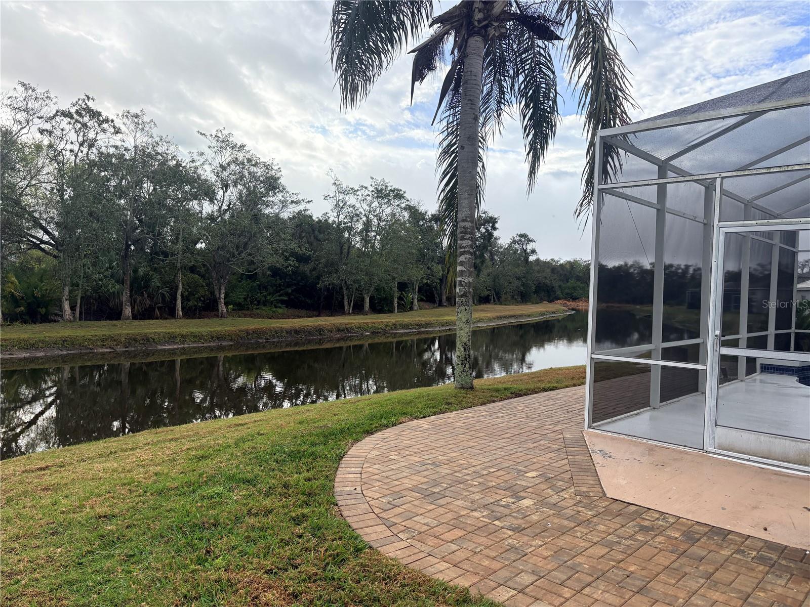 Listing photo id 20 for 7207 39th Lane E