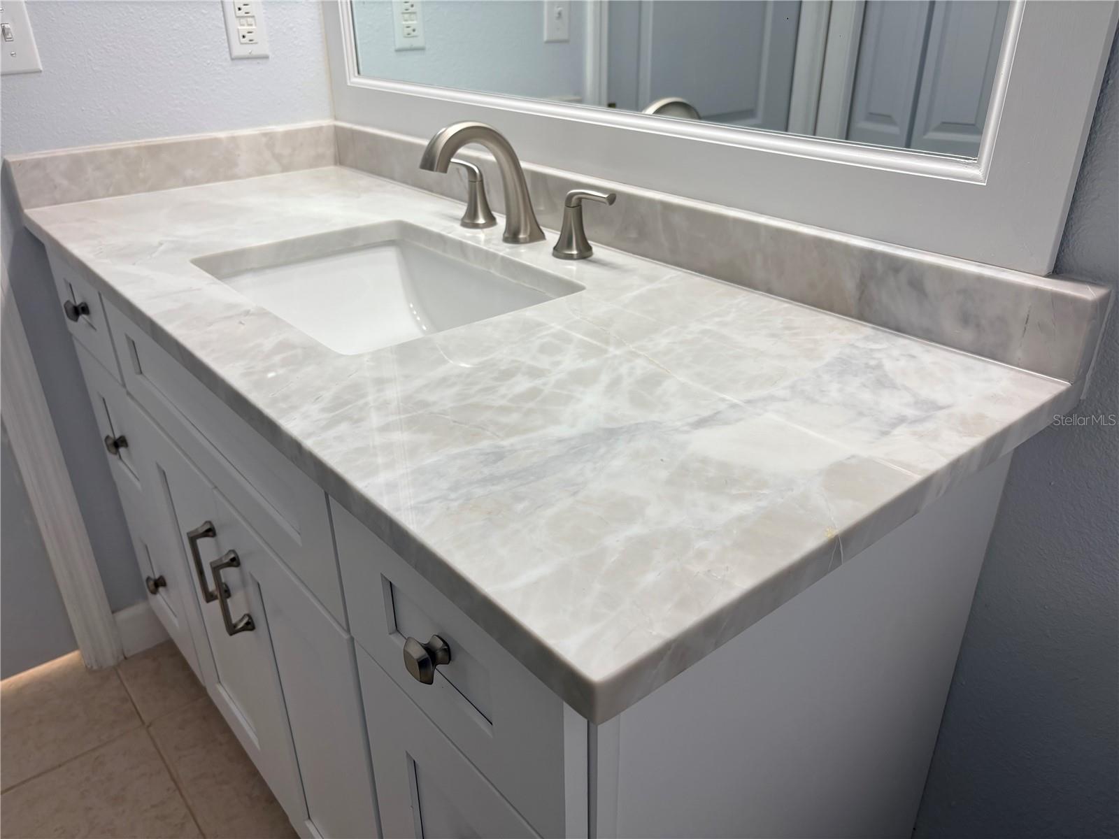 Listing photo id 23 for 7207 39th Lane E