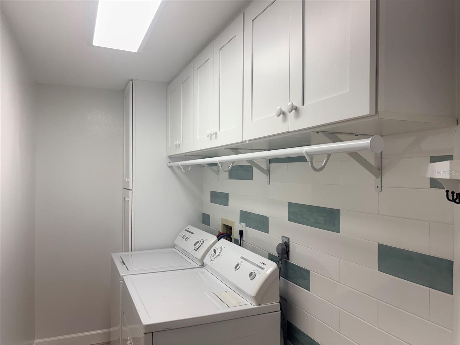 Listing photo id 24 for 7207 39th Lane E