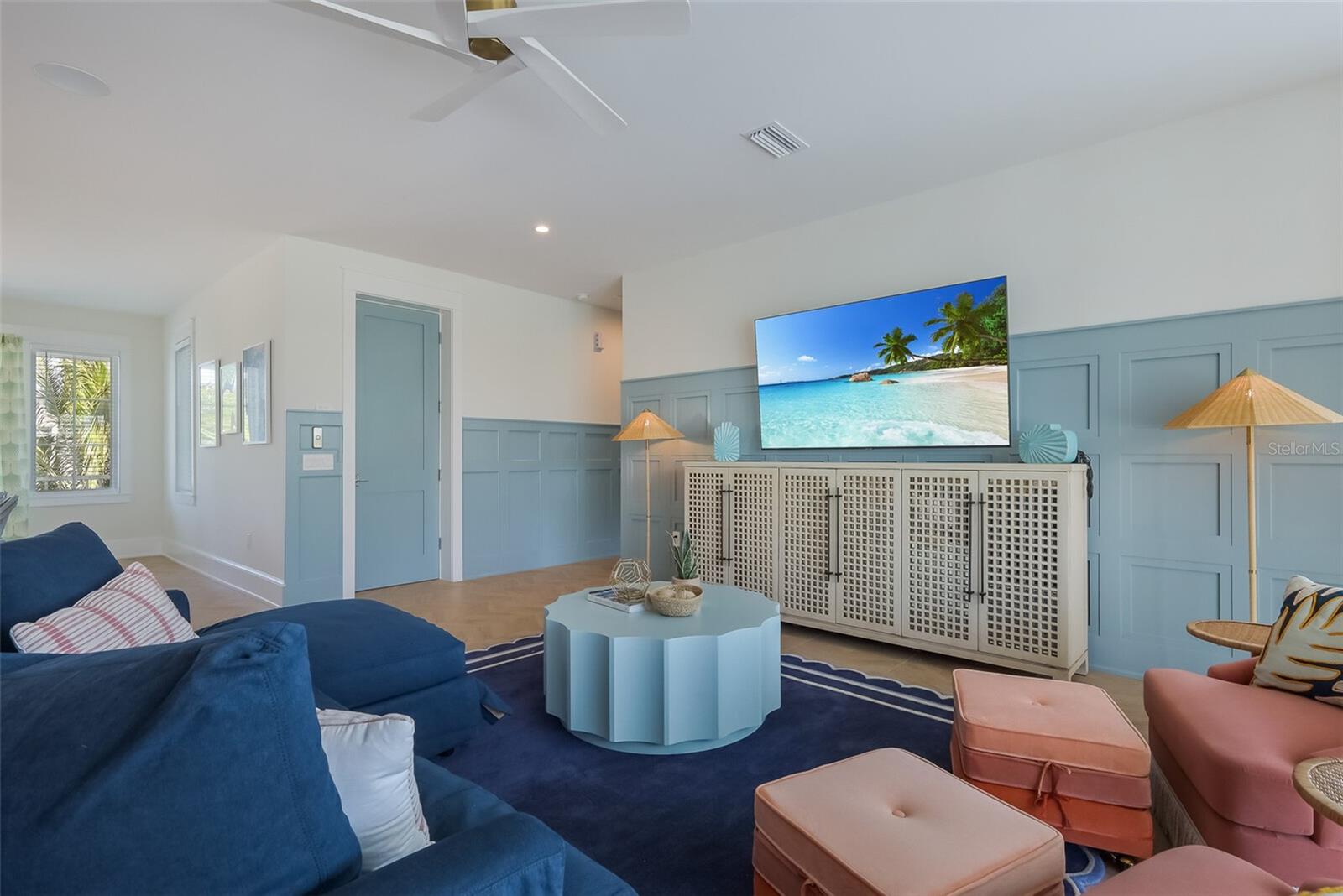 Image 16 of 61 For 227 Harbor Drive