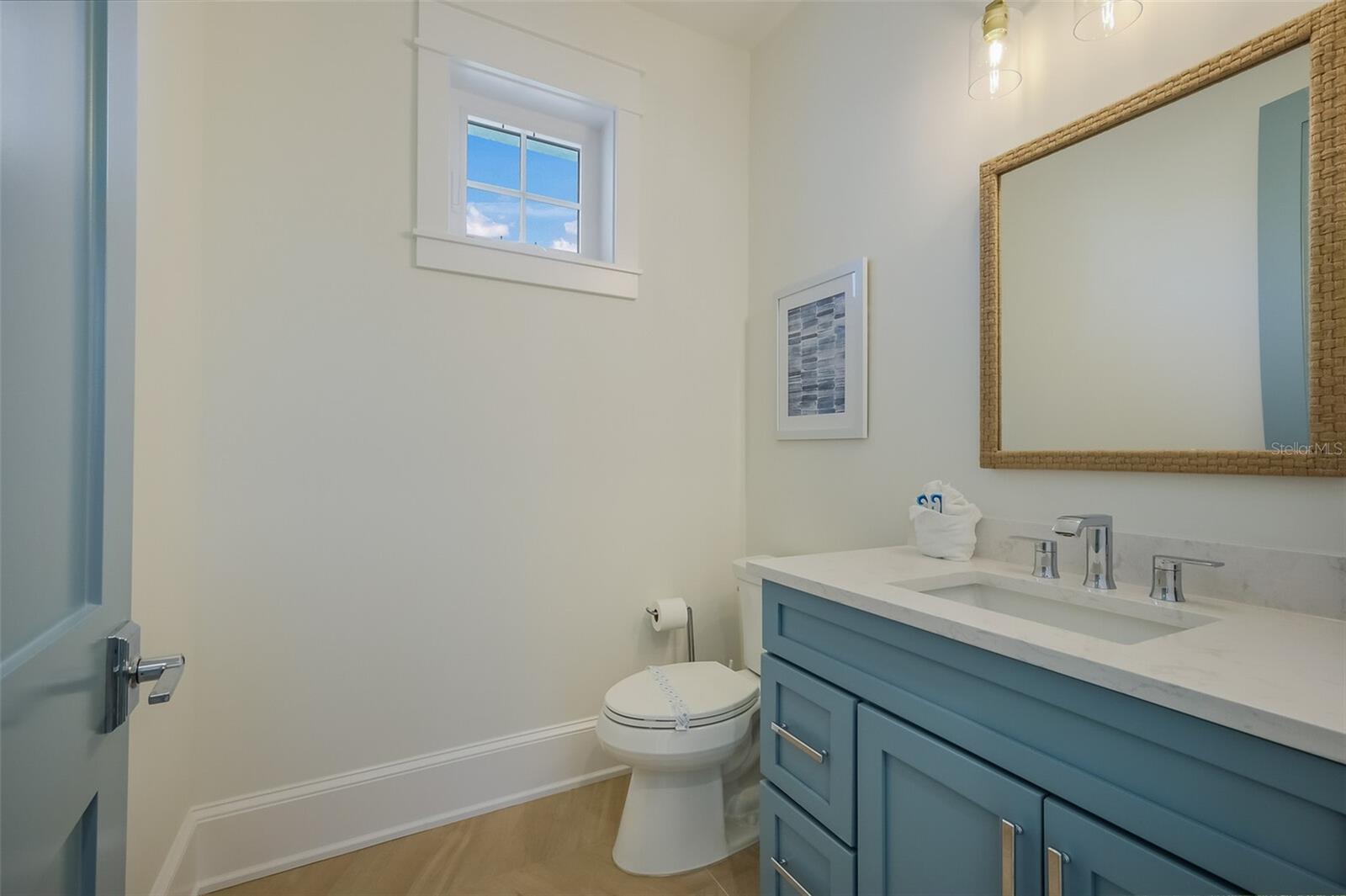 Image 29 of 61 For 227 Harbor Drive