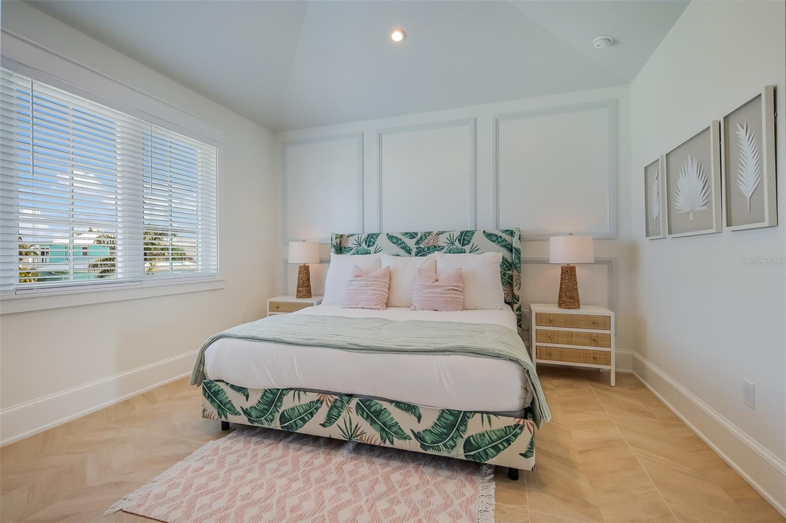 Image 36 of 61 For 227 Harbor Drive