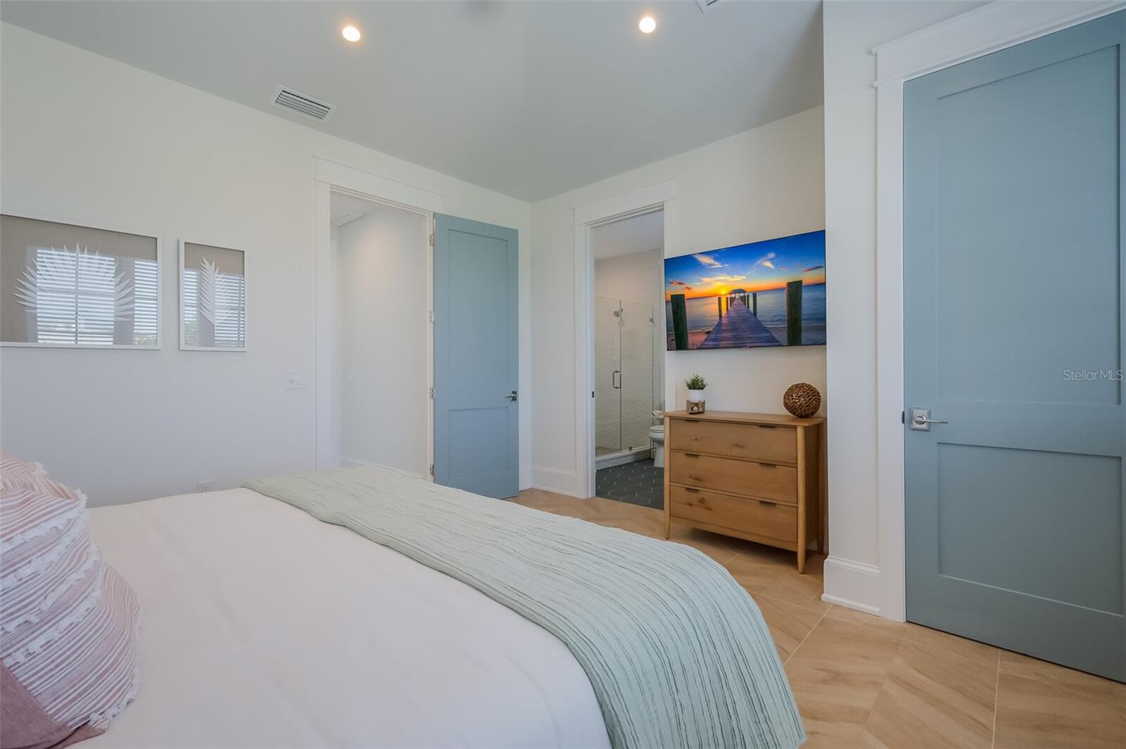 Image 37 of 61 For 227 Harbor Drive