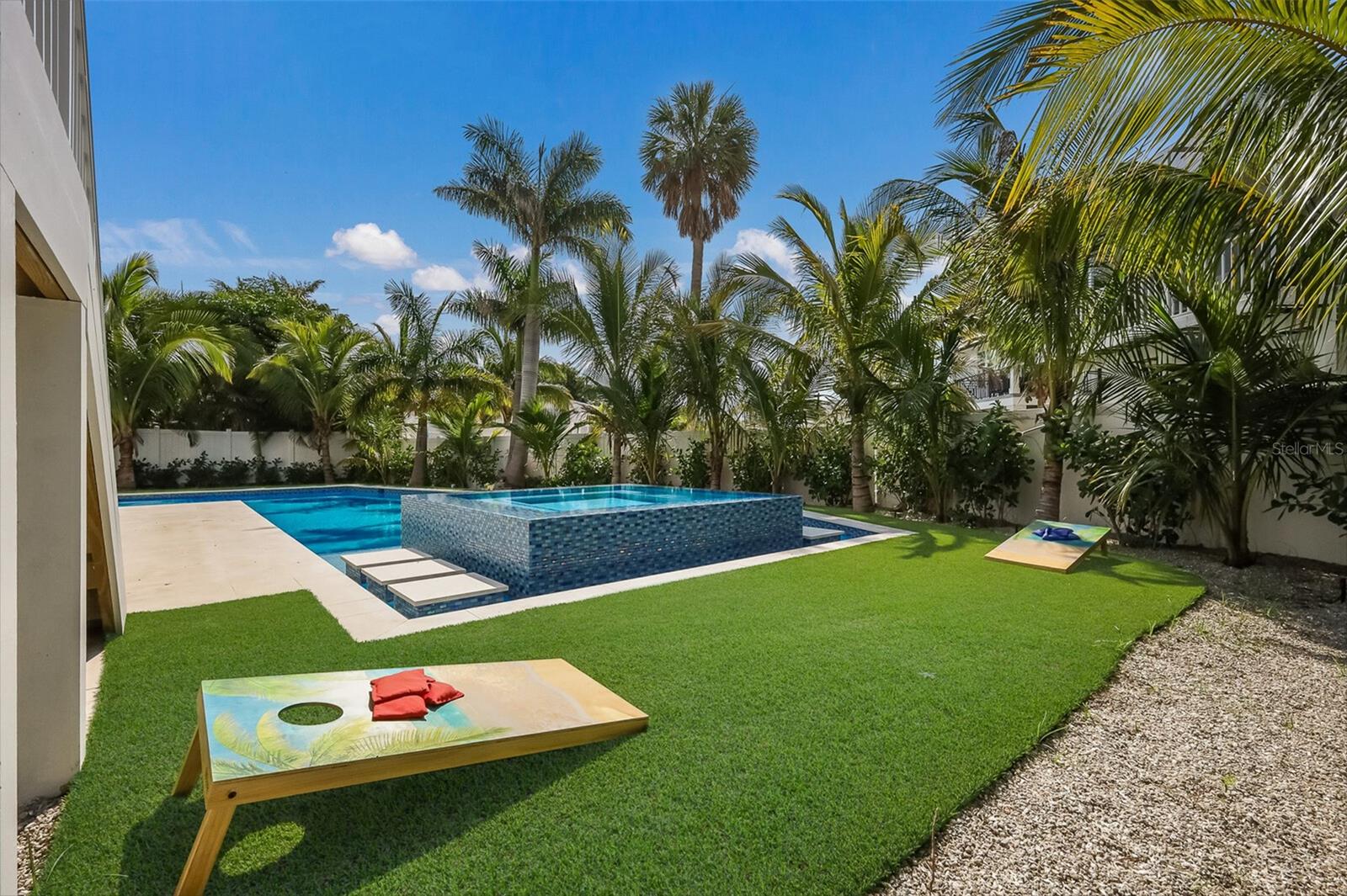 Image 4 of 61 For 227 Harbor Drive