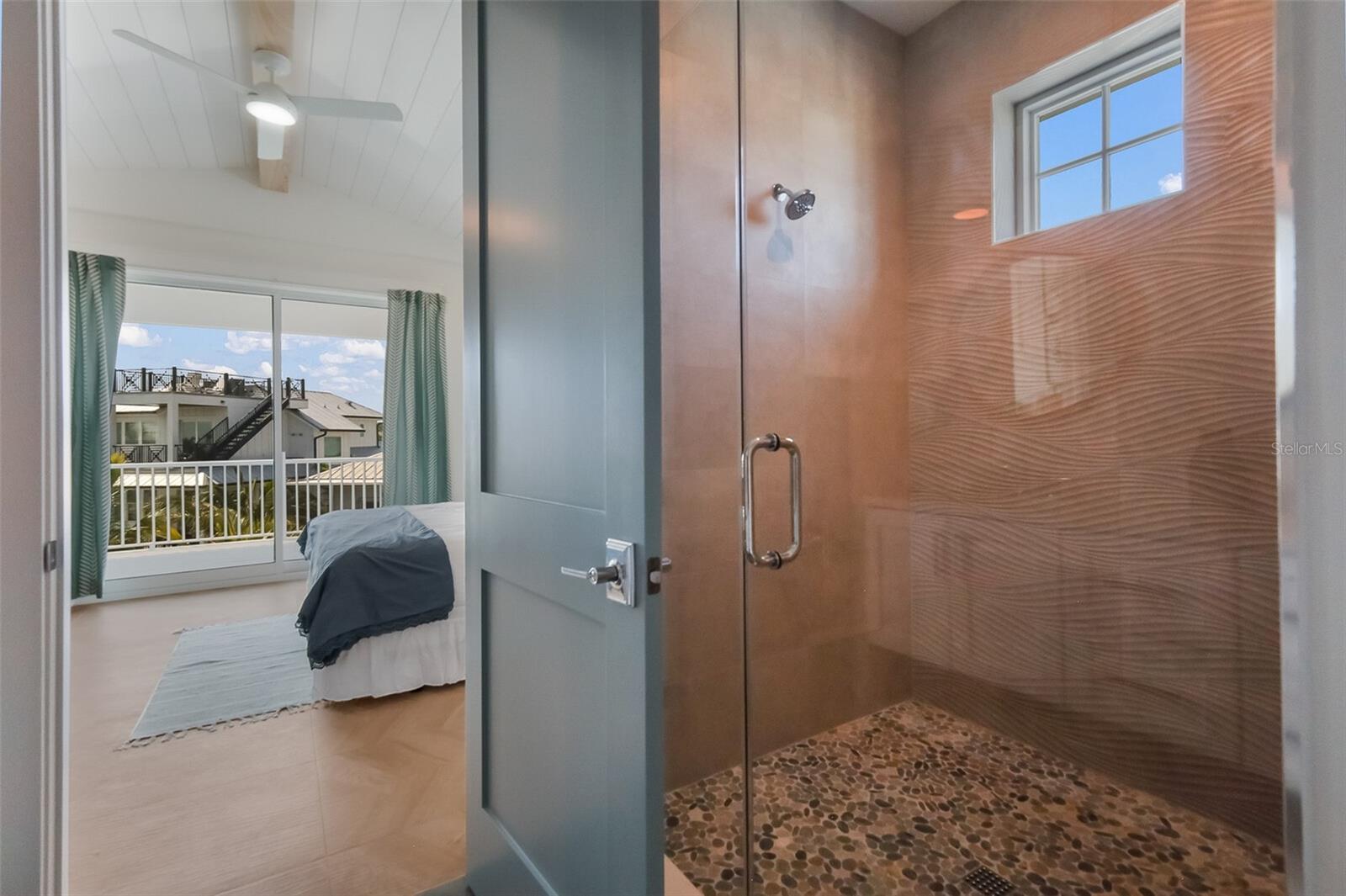 Image 43 of 61 For 227 Harbor Drive