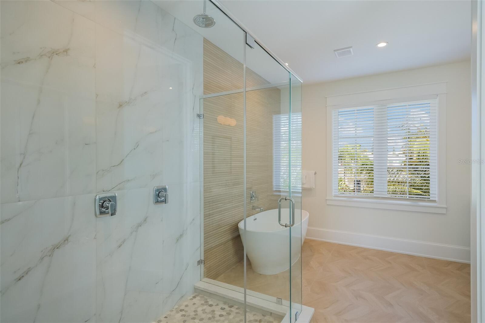 Image 44 of 61 For 227 Harbor Drive