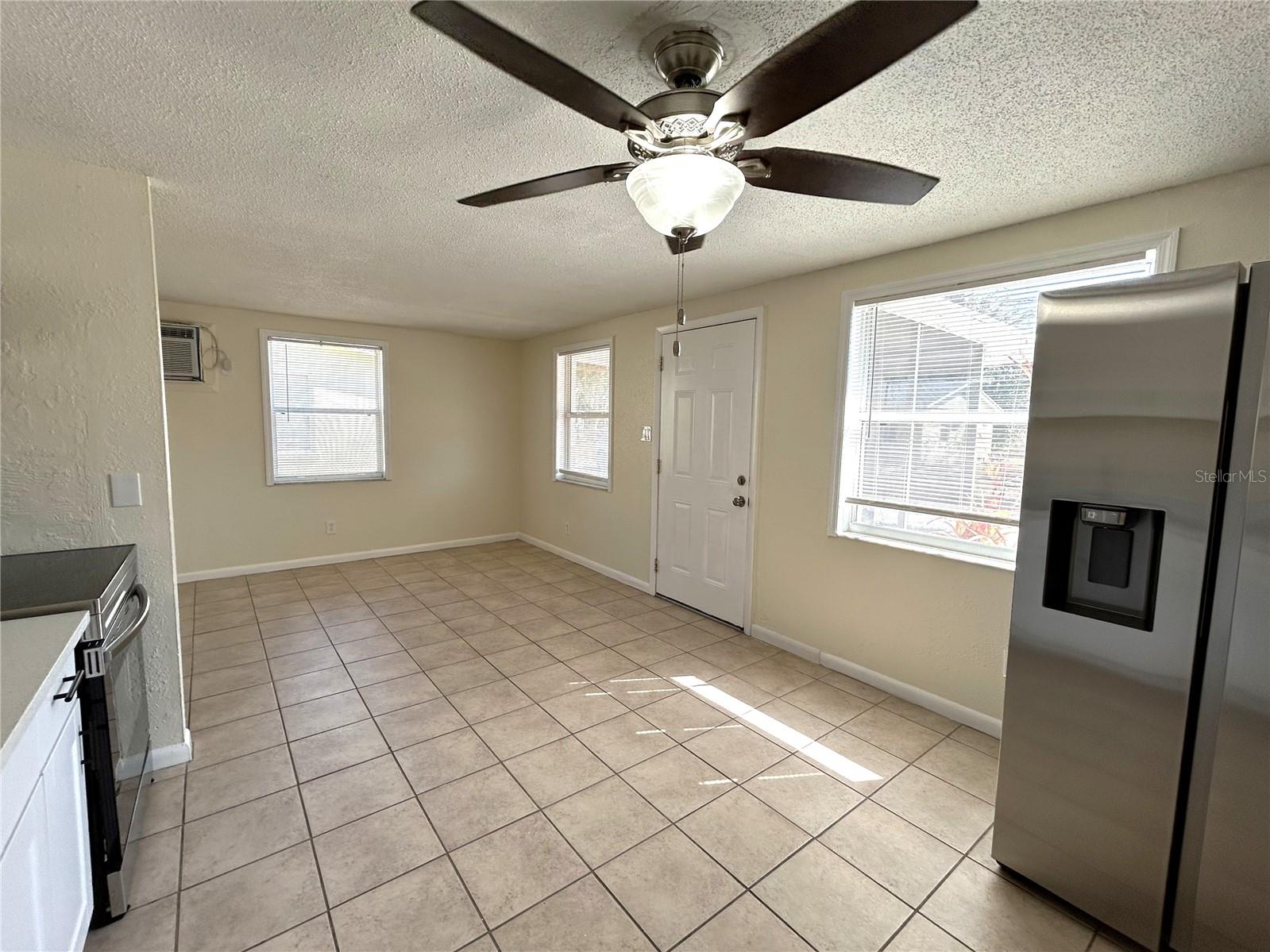 Image 5 of 11 For 275 Pineapple Street B