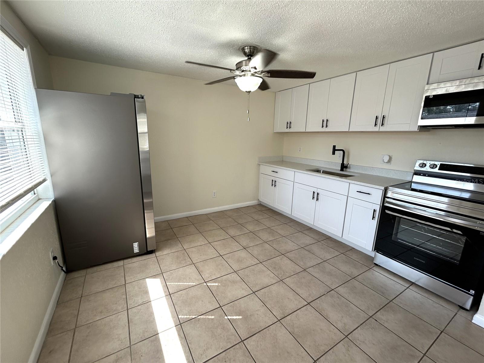 Image 6 of 11 For 275 Pineapple Street B