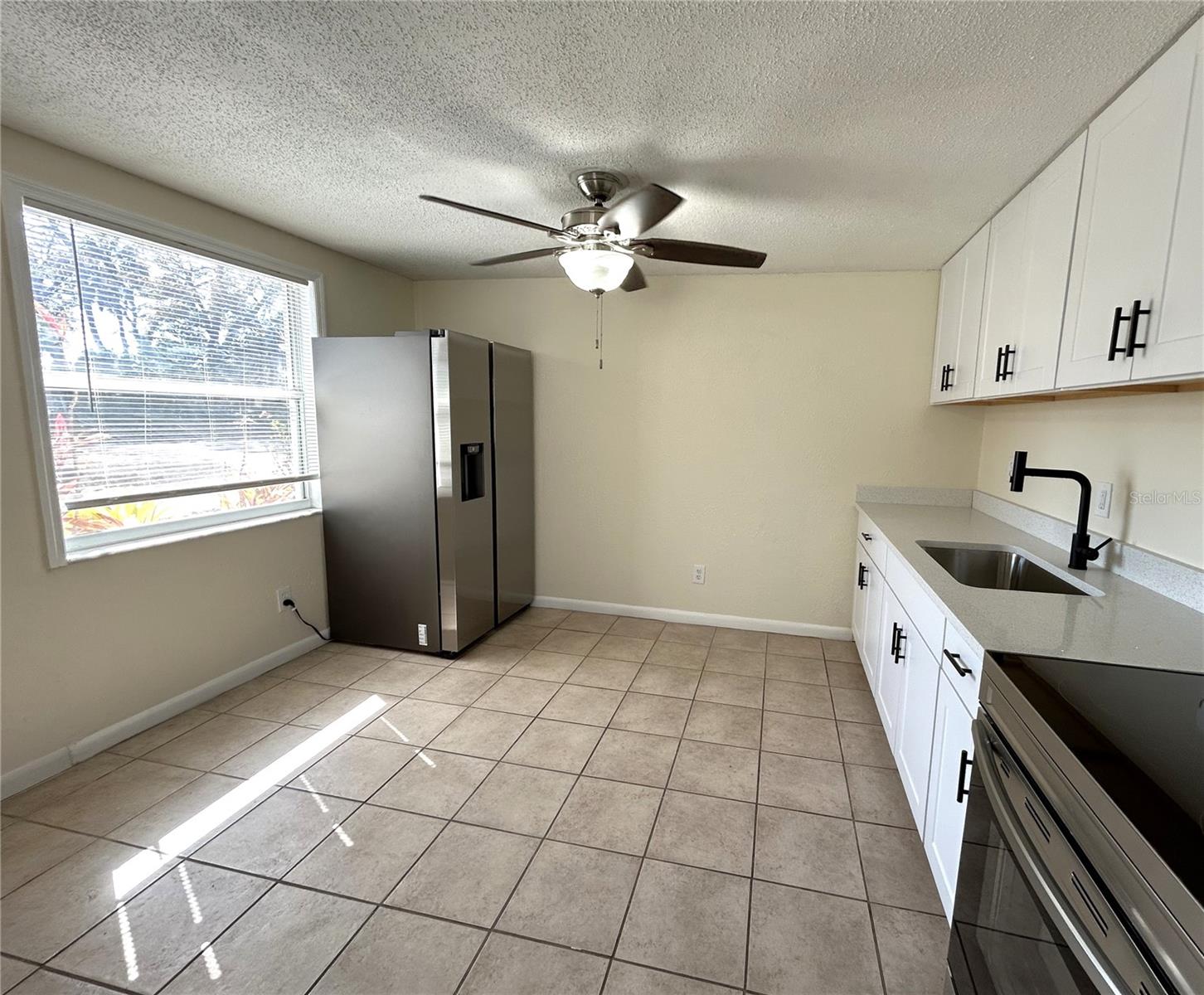 Image 7 of 11 For 275 Pineapple Street B