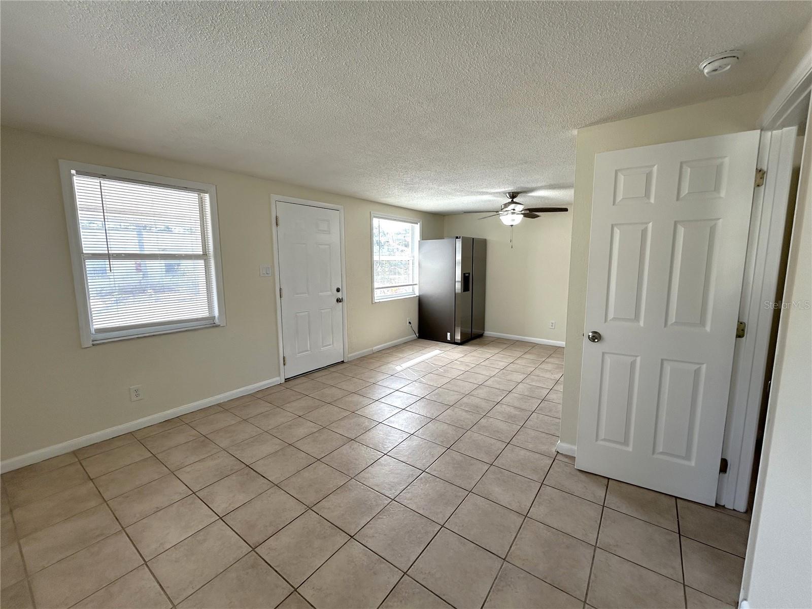 Image 8 of 11 For 275 Pineapple Street B