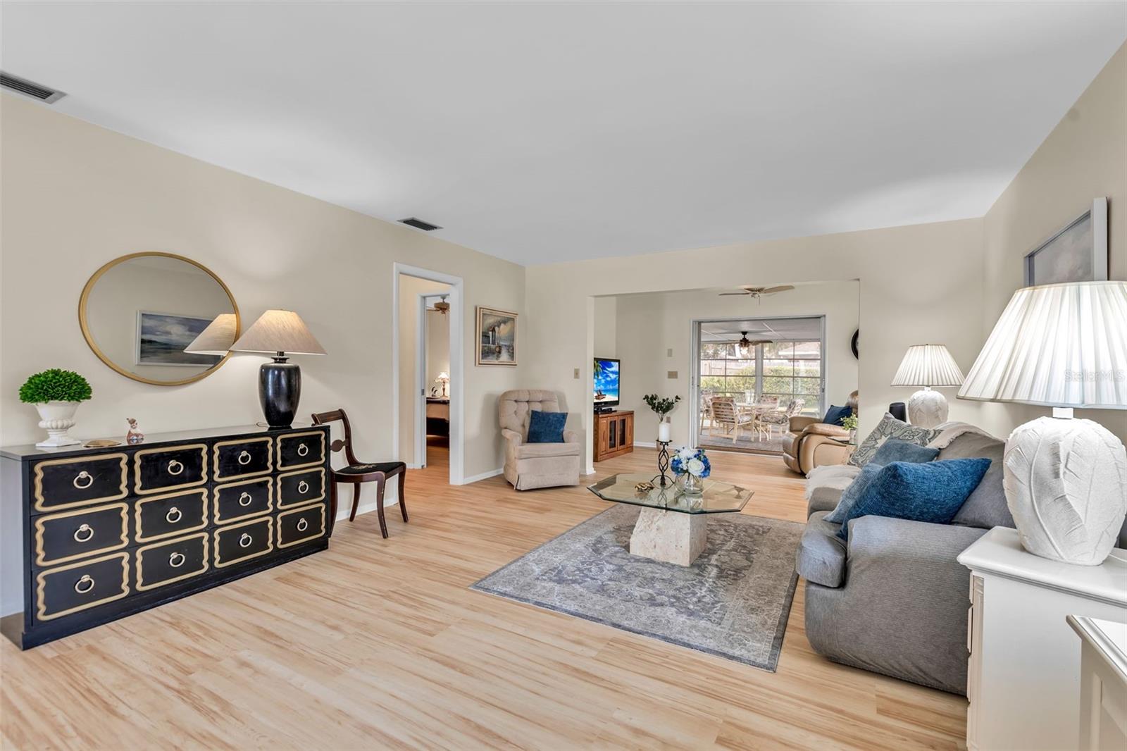 Image 17 of 51 For 3215 Mercer Road