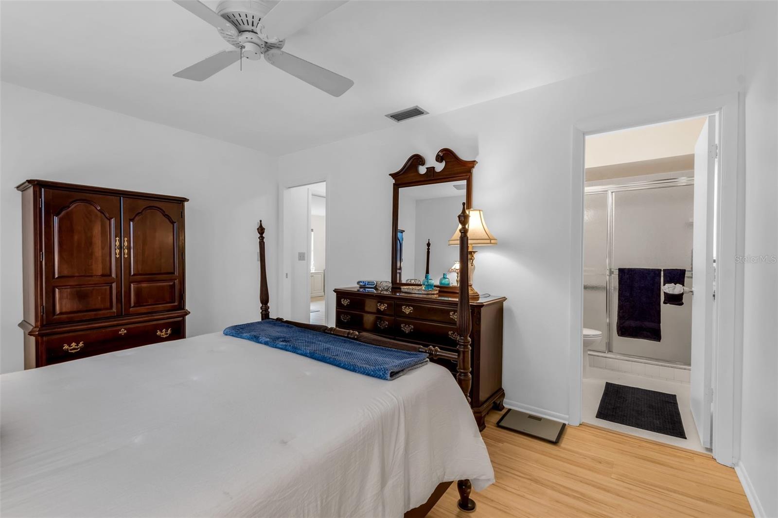 Image 23 of 51 For 3215 Mercer Road